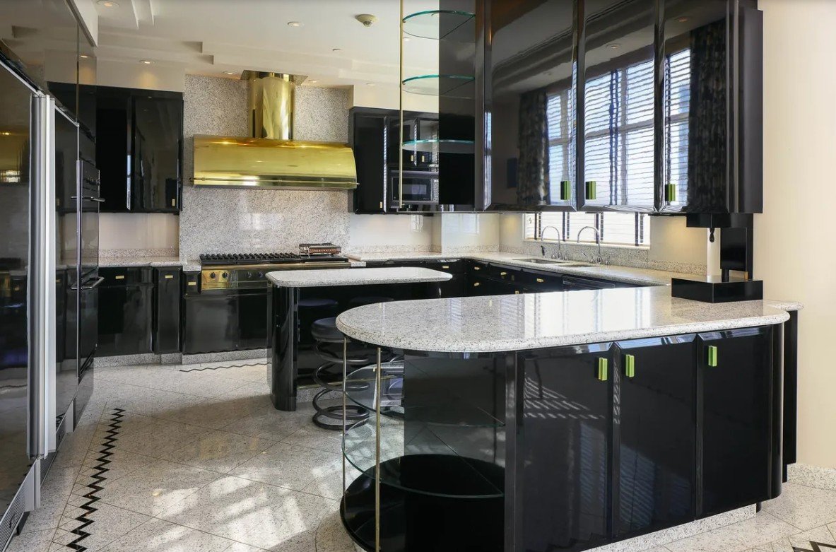 2801 TCB - kitchen.jpg