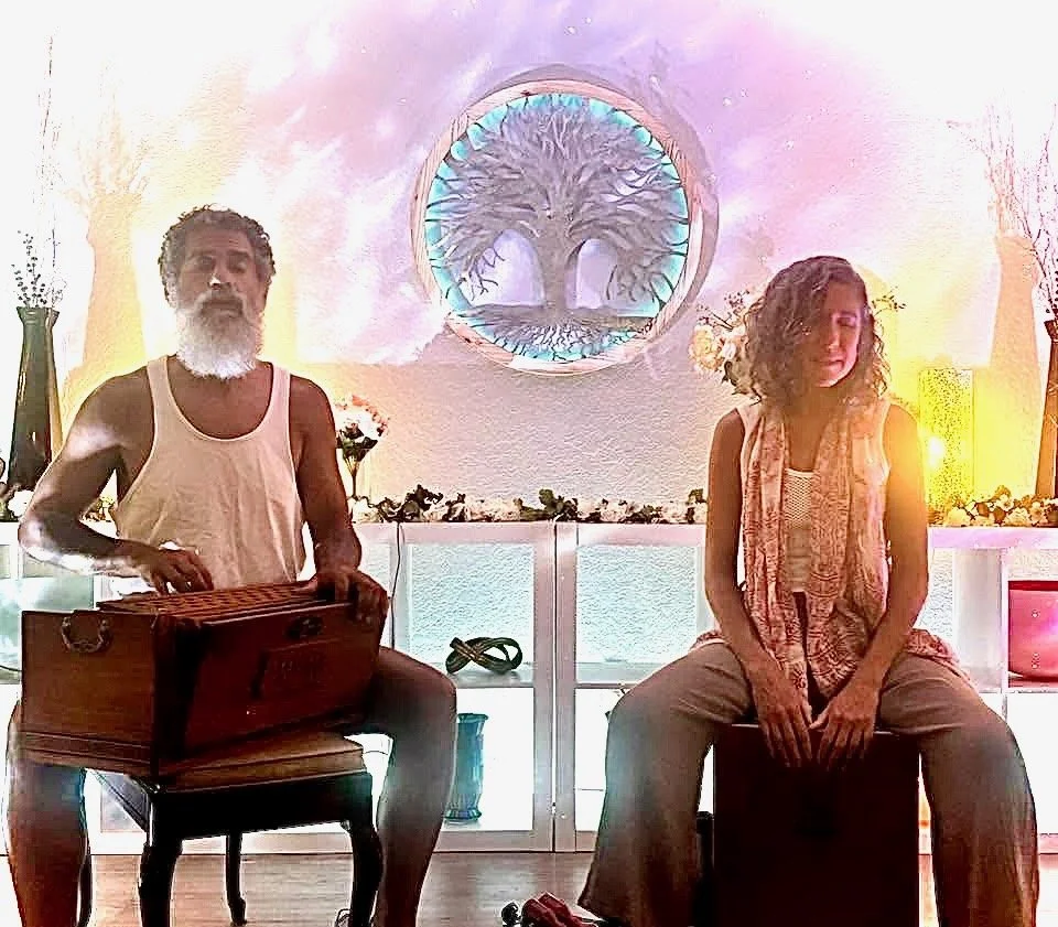 Gershone and gina - ecstatic chant - closing gathering culmination 