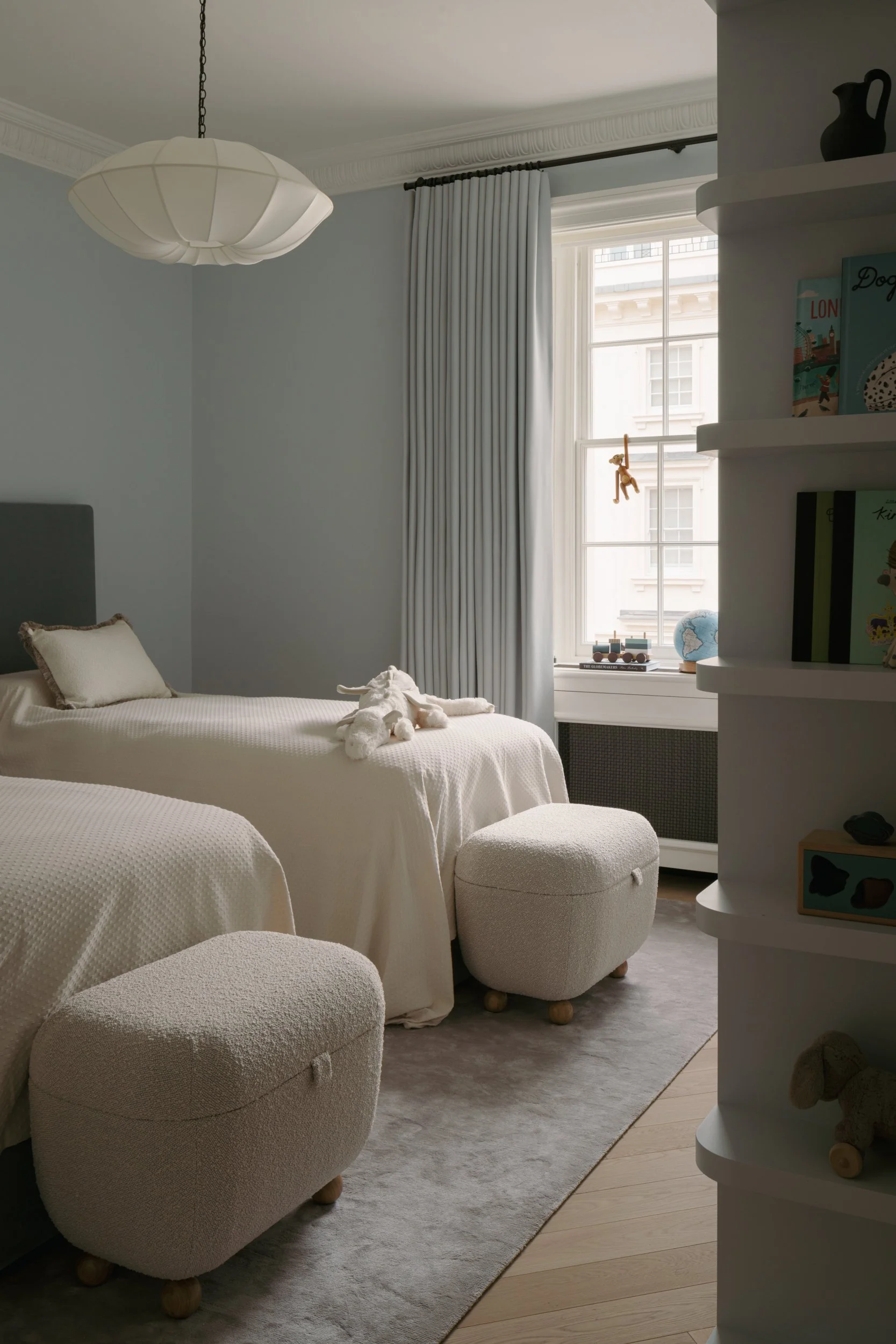 69724736bdb3a76b51413c9c_Covet_Noir_101_Eaton_Place_LR_38.jpg