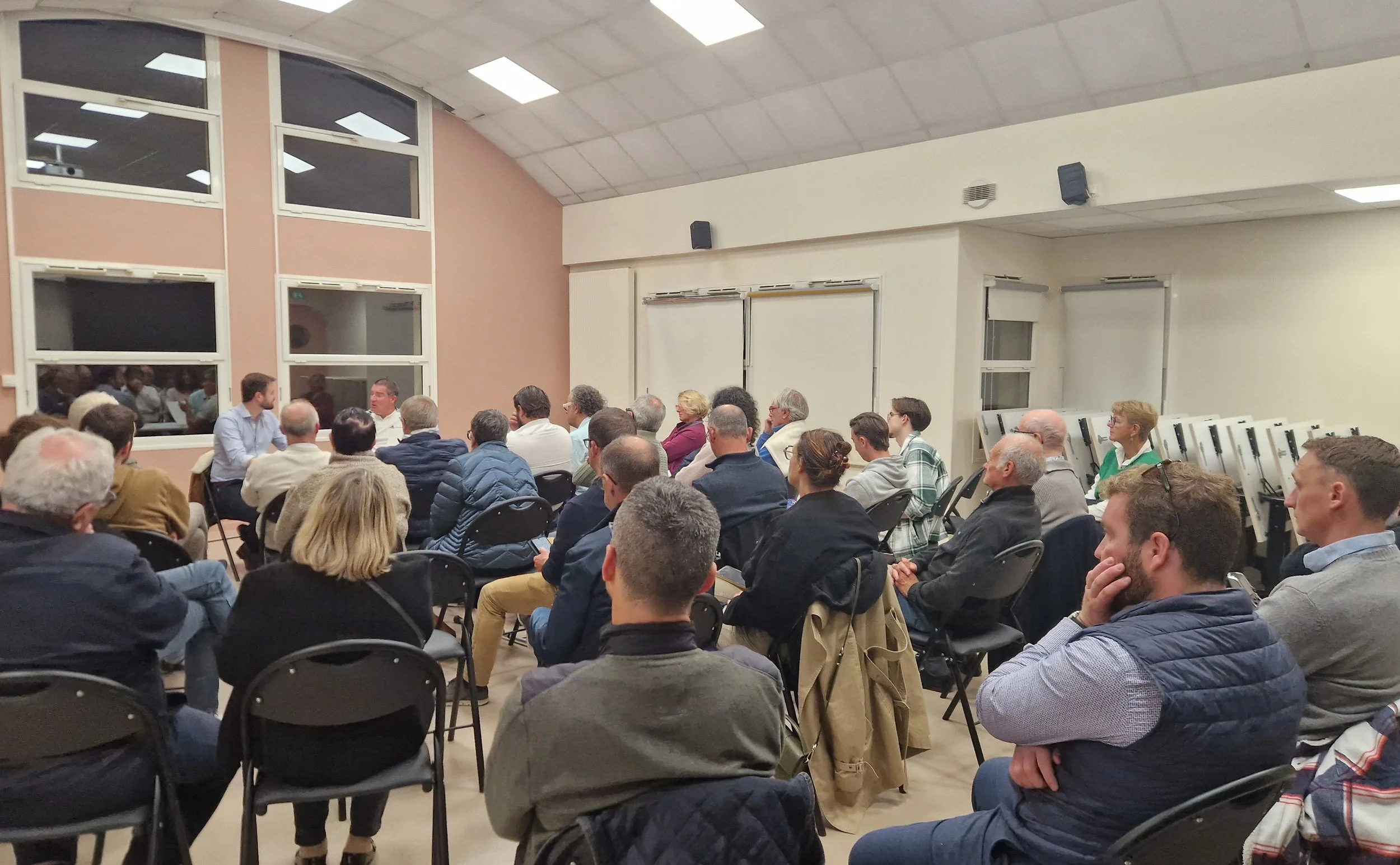 Réunion autour de Jean-Pascal Edeline