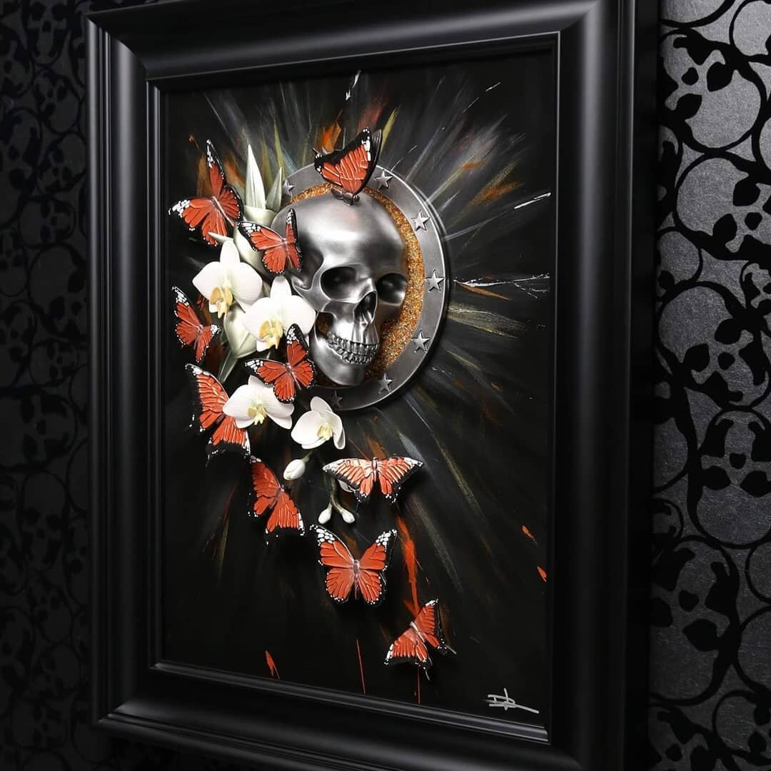 &quot;The Cascade&quot; (orange)
This is one of my smaller originals but still packs a punch!!
What colour would you have?
.
.
.
.
.
#danlane #castlefineart #castlegalleries #skulls #skullart #sculpture #luxury #tattoo #artist #artcollector #art #but