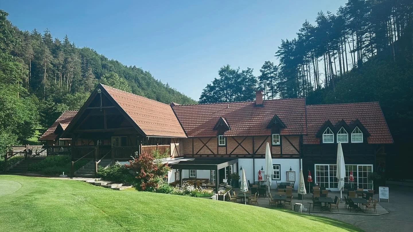 The lovely clubhouse at @adamstalgolf set in the picturesque mountains in Austria. Worth visiting for the scenery alone and the most welcoming place I&rsquo;ve ever been to from all the people working here all the way up to the owner. Visited here in