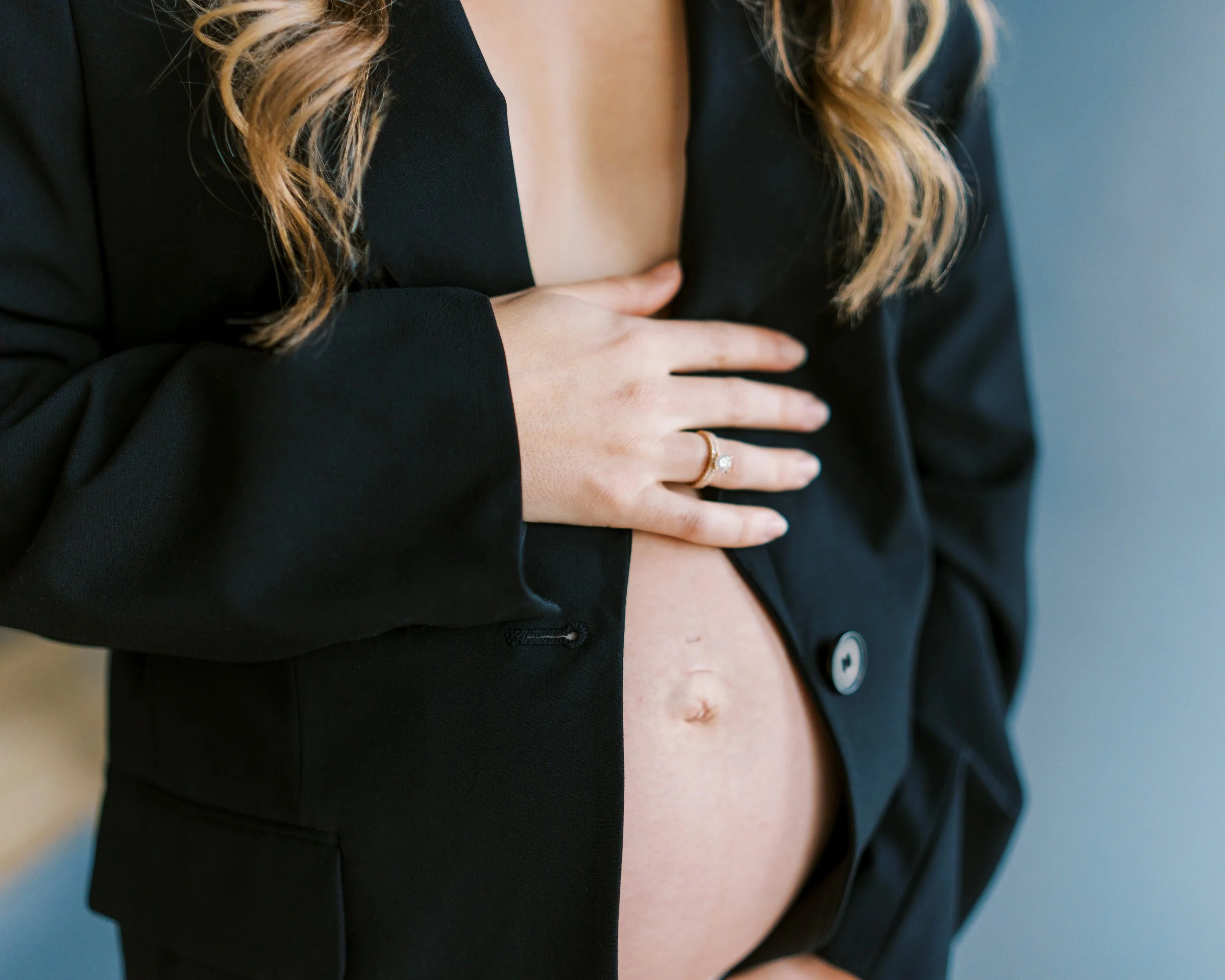When to Book Your Maternity Session (And Why Timing Matters More Than You Think)