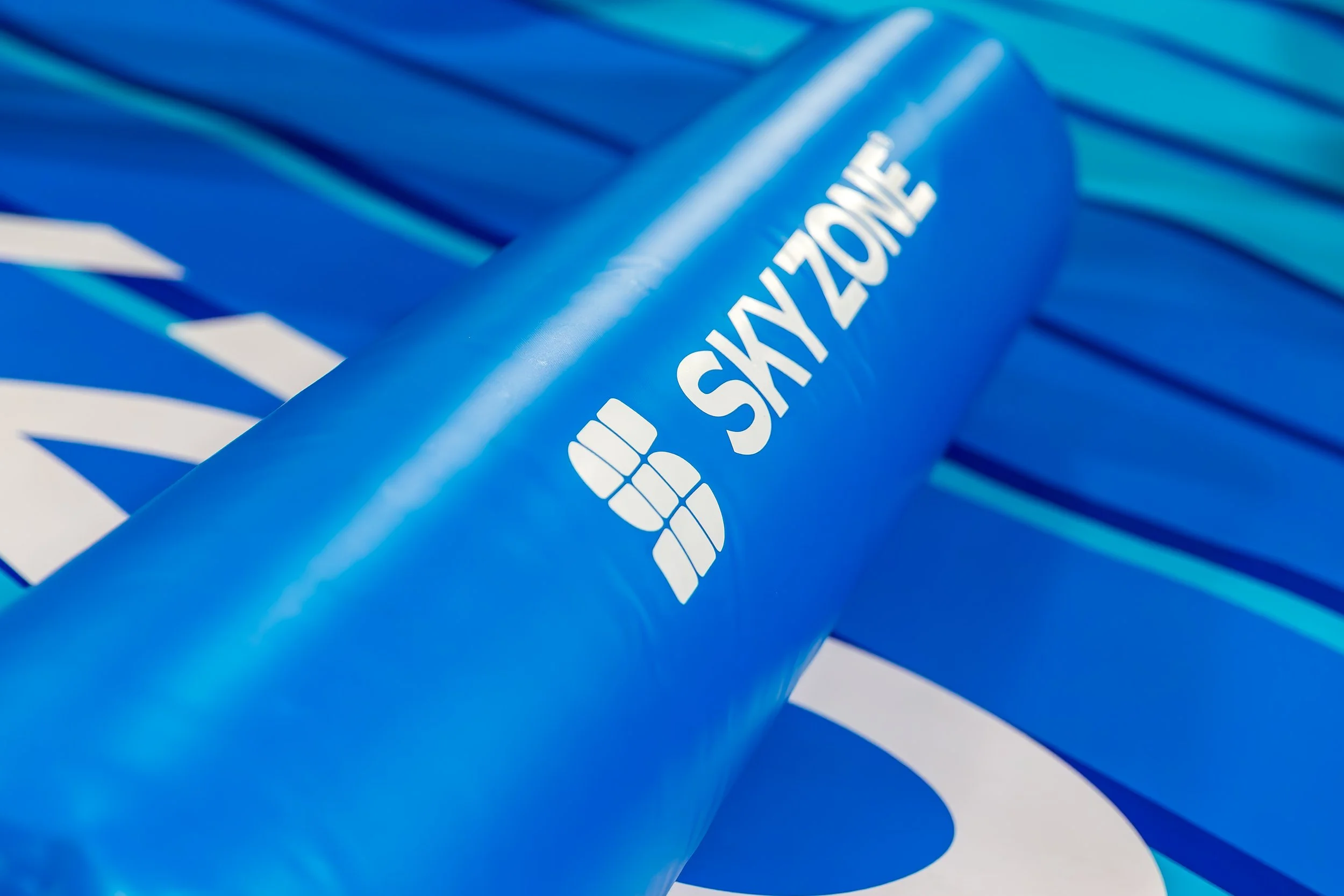 branded-blue-airbag-detail-sky-zone.jpg