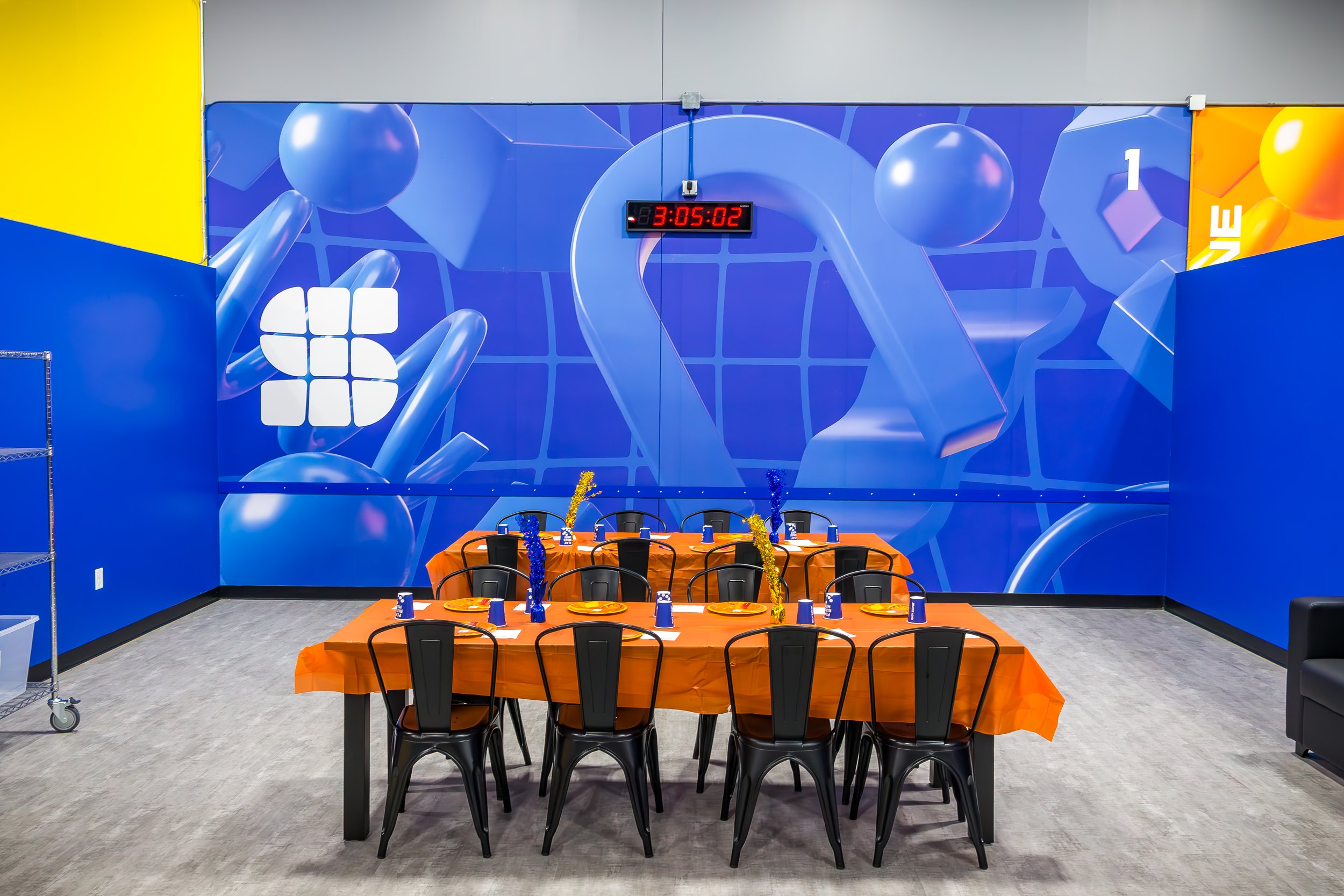 sky-zone-midwest-g4-construction-management-party-room.jpg