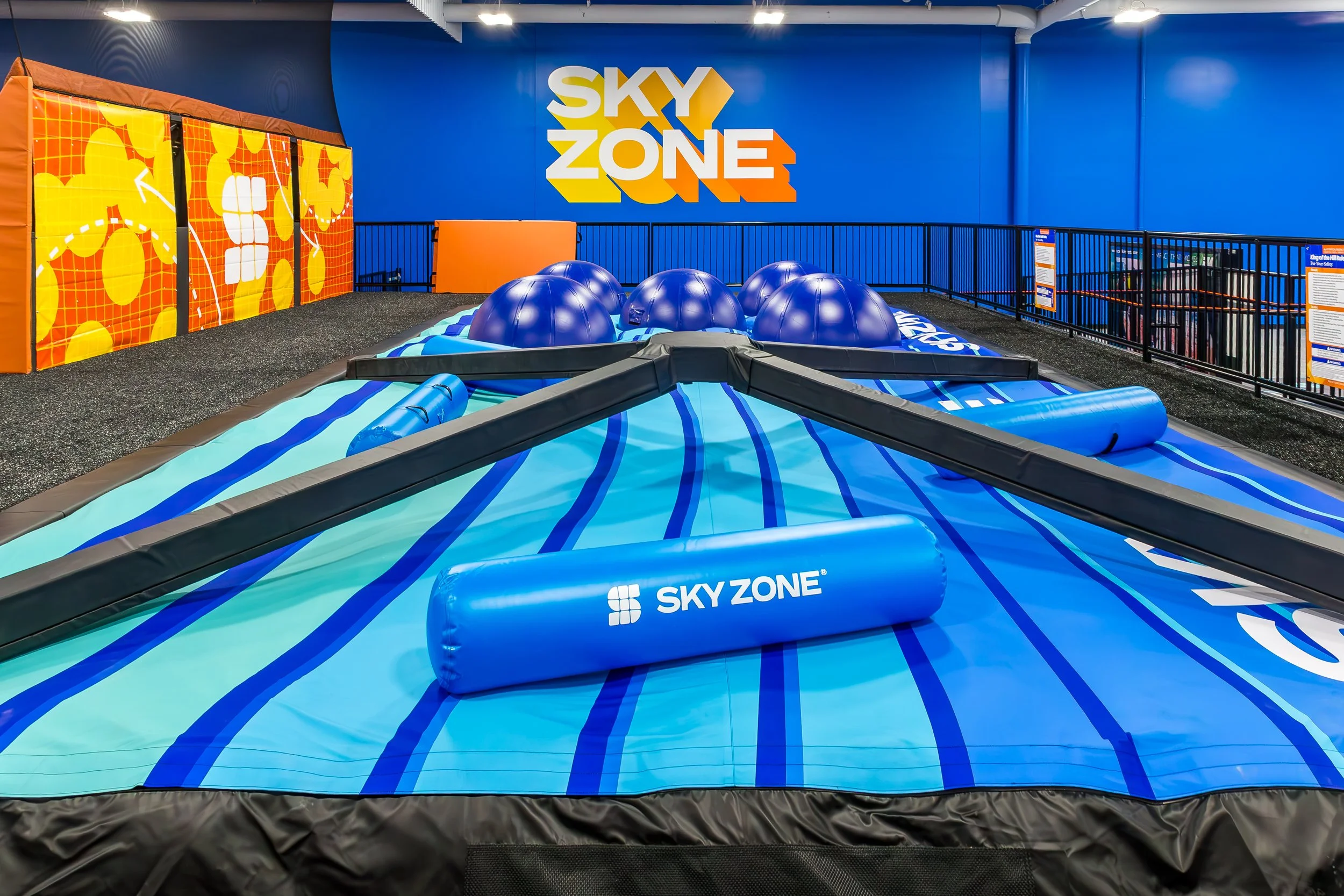 g4cm-sky-zone-blue-airbag-play-zone.jpg