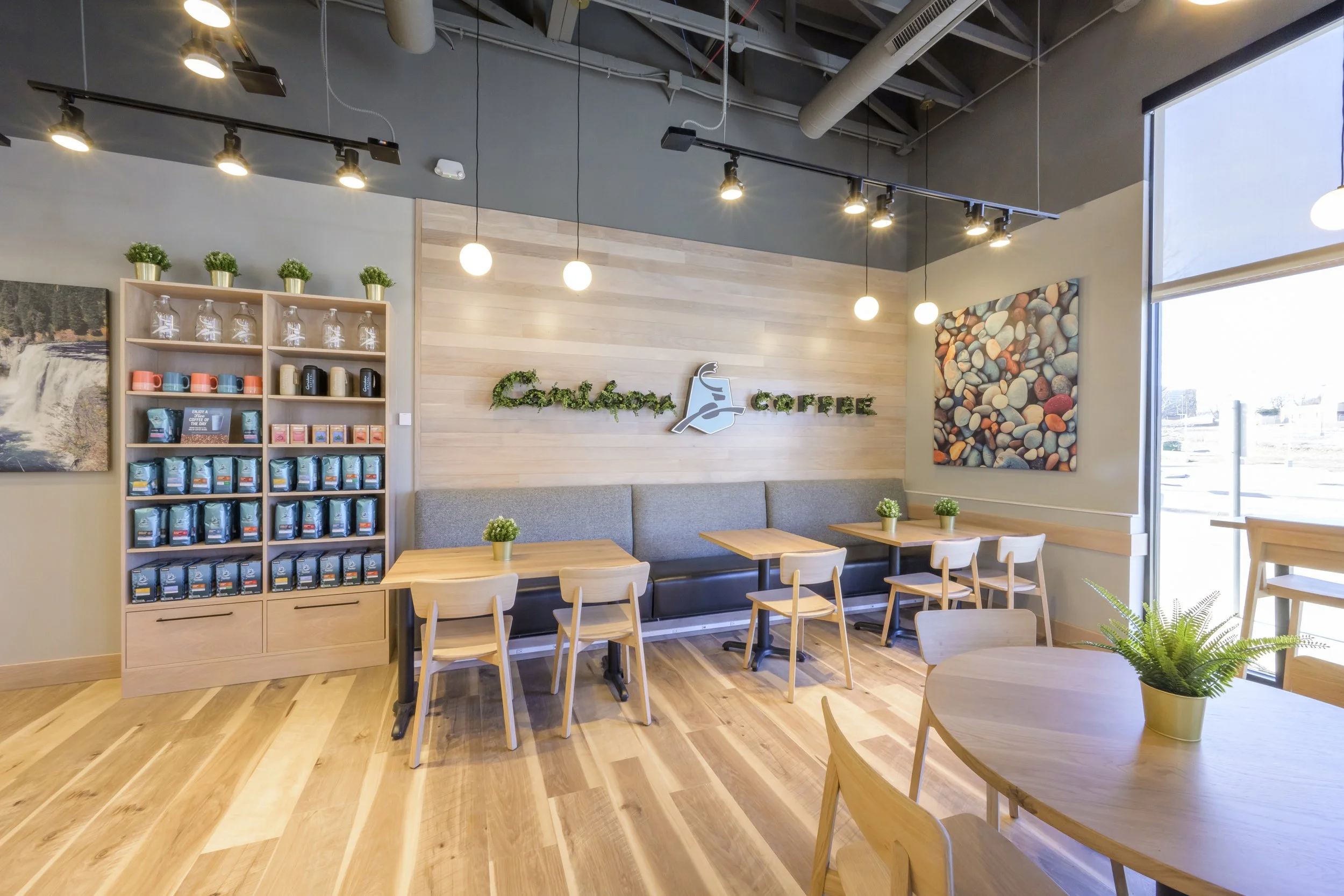 Caribou_Keo_Way_DesMoines_15694.jpg