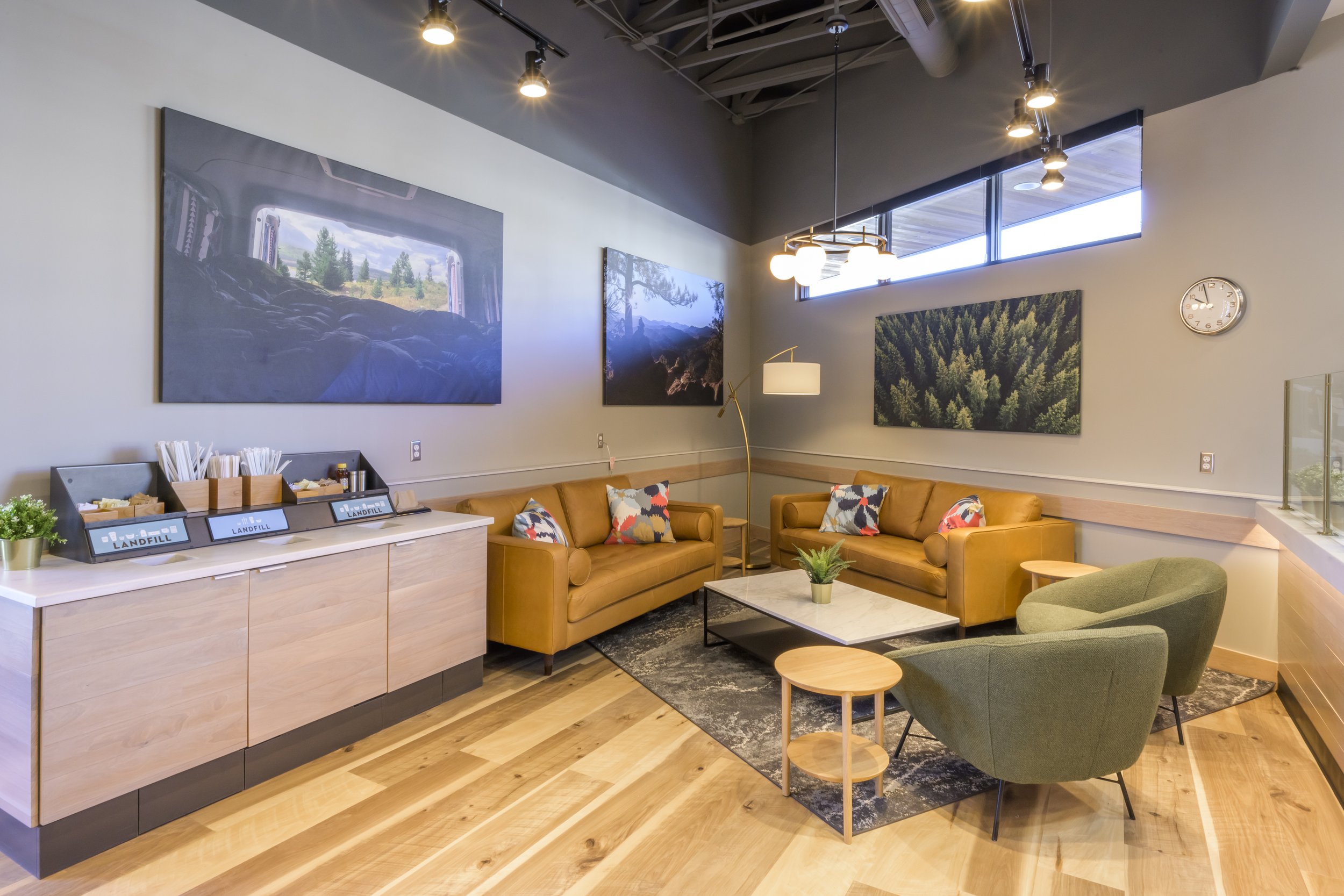 Caribou_Keo_Way_DesMoines_15700.jpg