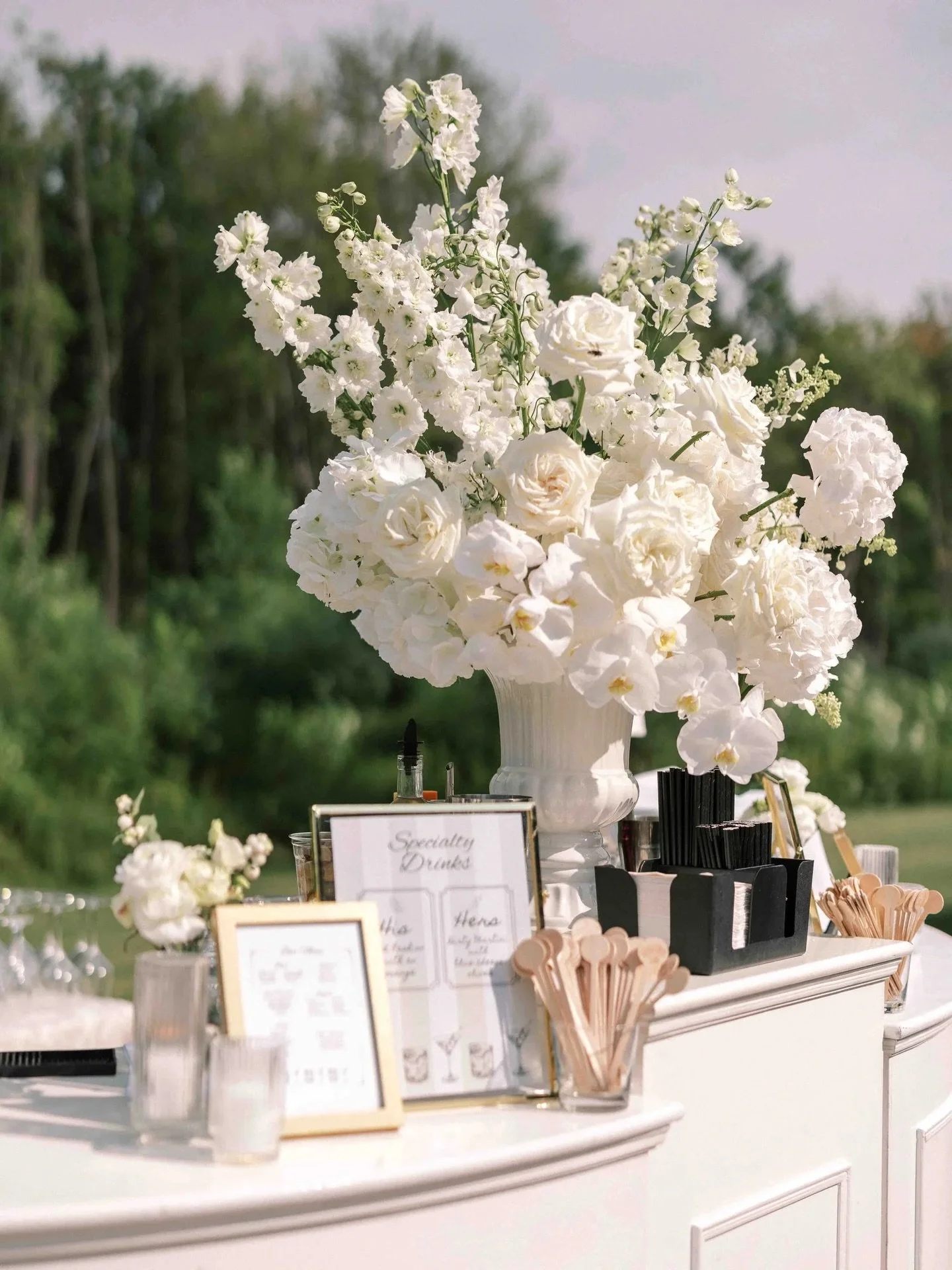 A classic August wedding at Black River Barn in South Haven. Elevated, intentional, and thoughtfully planned from start to finish. Proof that simplicity, when done well, never feels boring.

planning | @paperhatweddings 
design &amp; floral | @rhiann