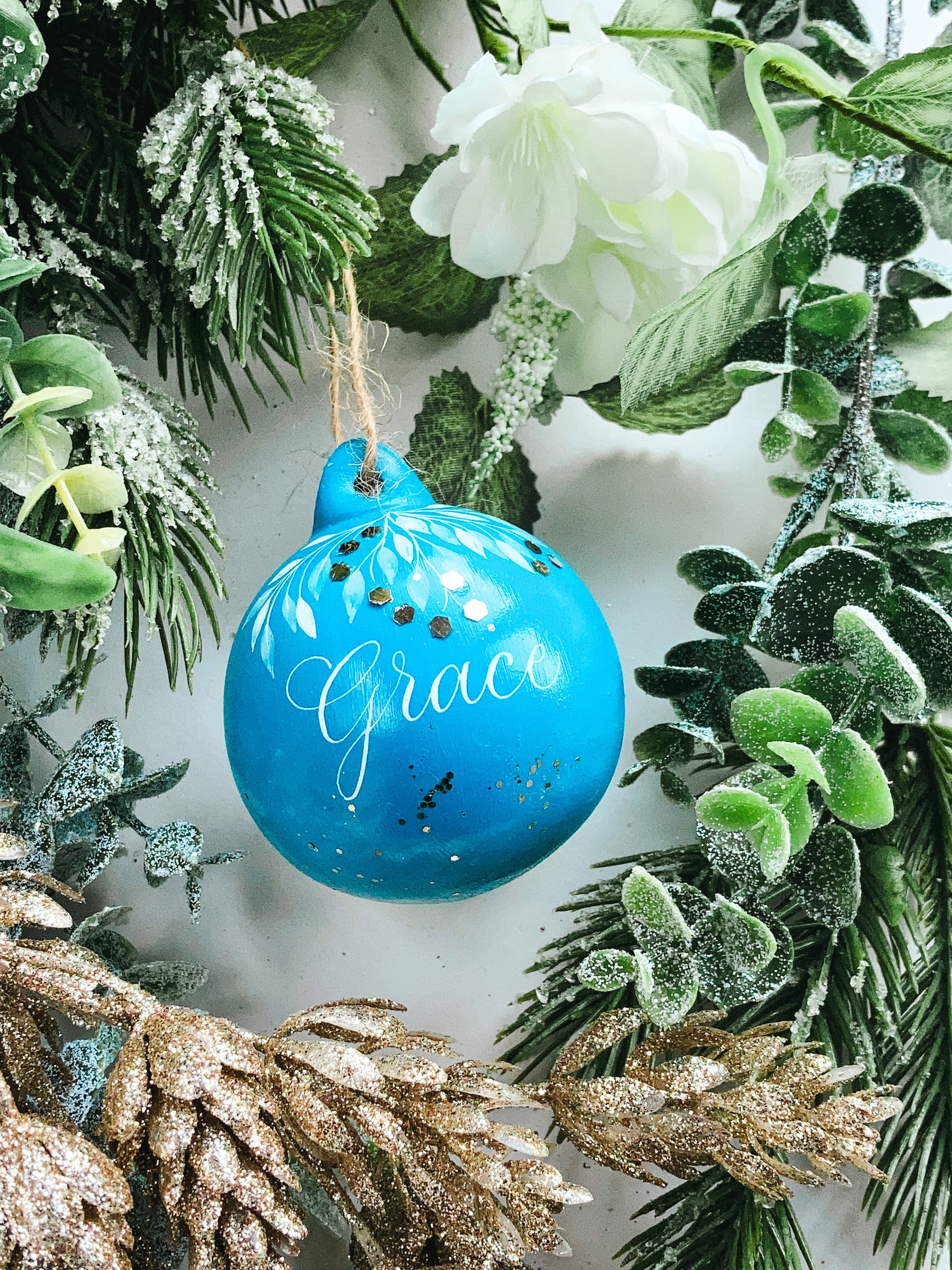 christmas name baubles personalised calligraphy UK-09.jpg