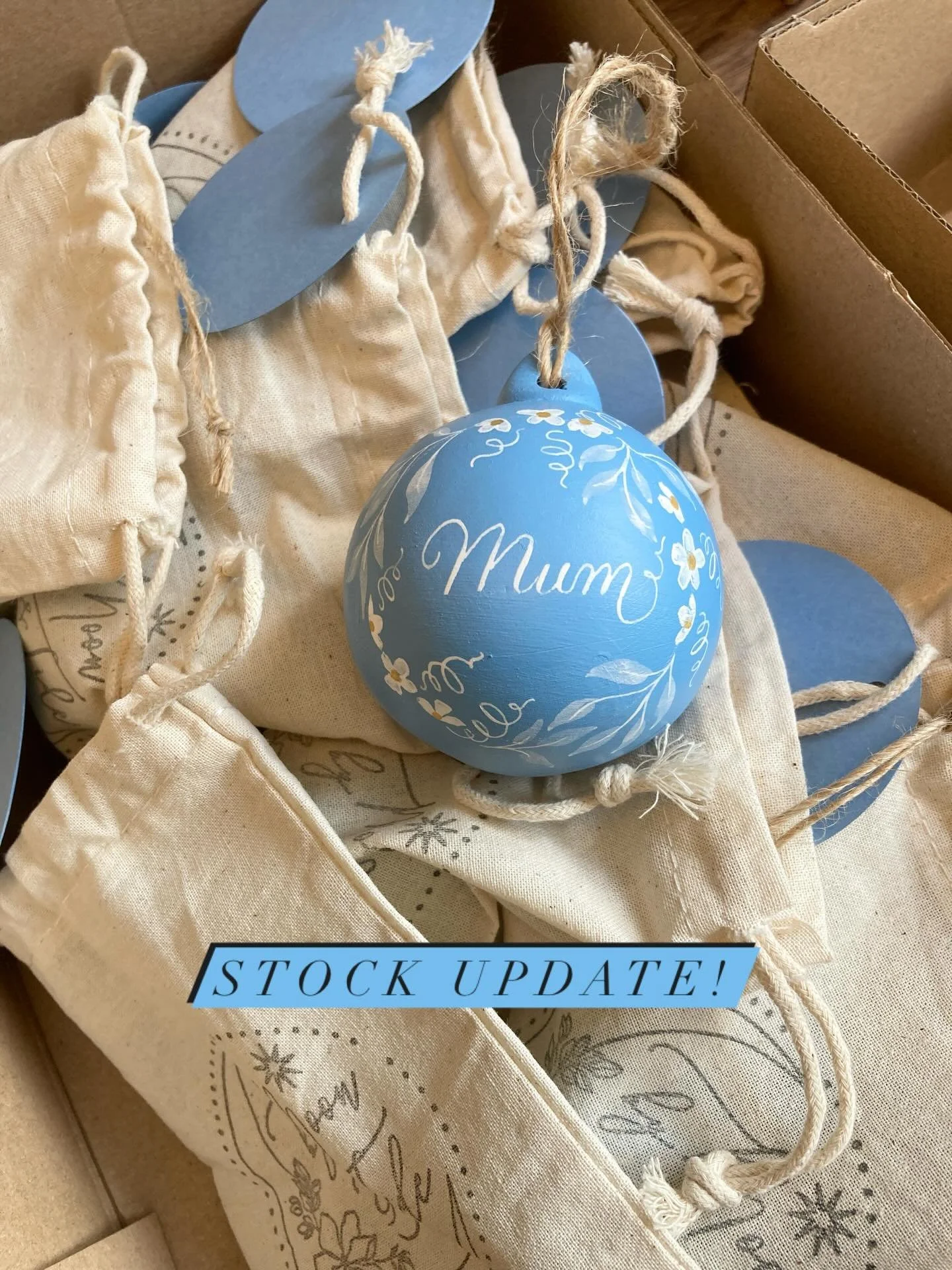 Yes, there&rsquo;s still time to order personalised baubles from me 😊 I&rsquo;ll be writing a batch on Tuesday, so get your order in soon!

Plenty of blue Mum and Dad baubles left, some lovely pink ones, purple and my favourite green snowdrop design
