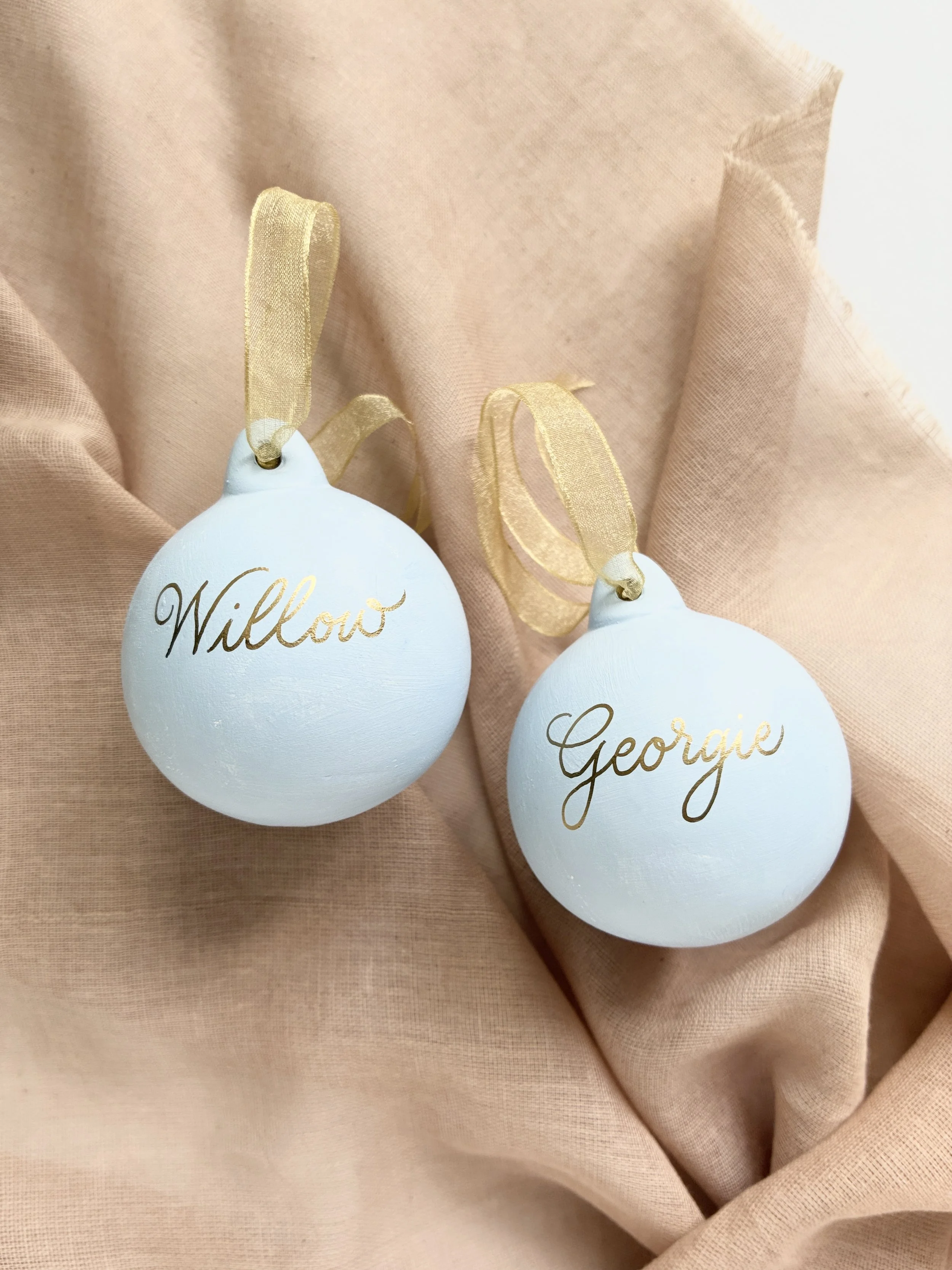personalised Christmas bauble gold name 58.jpg