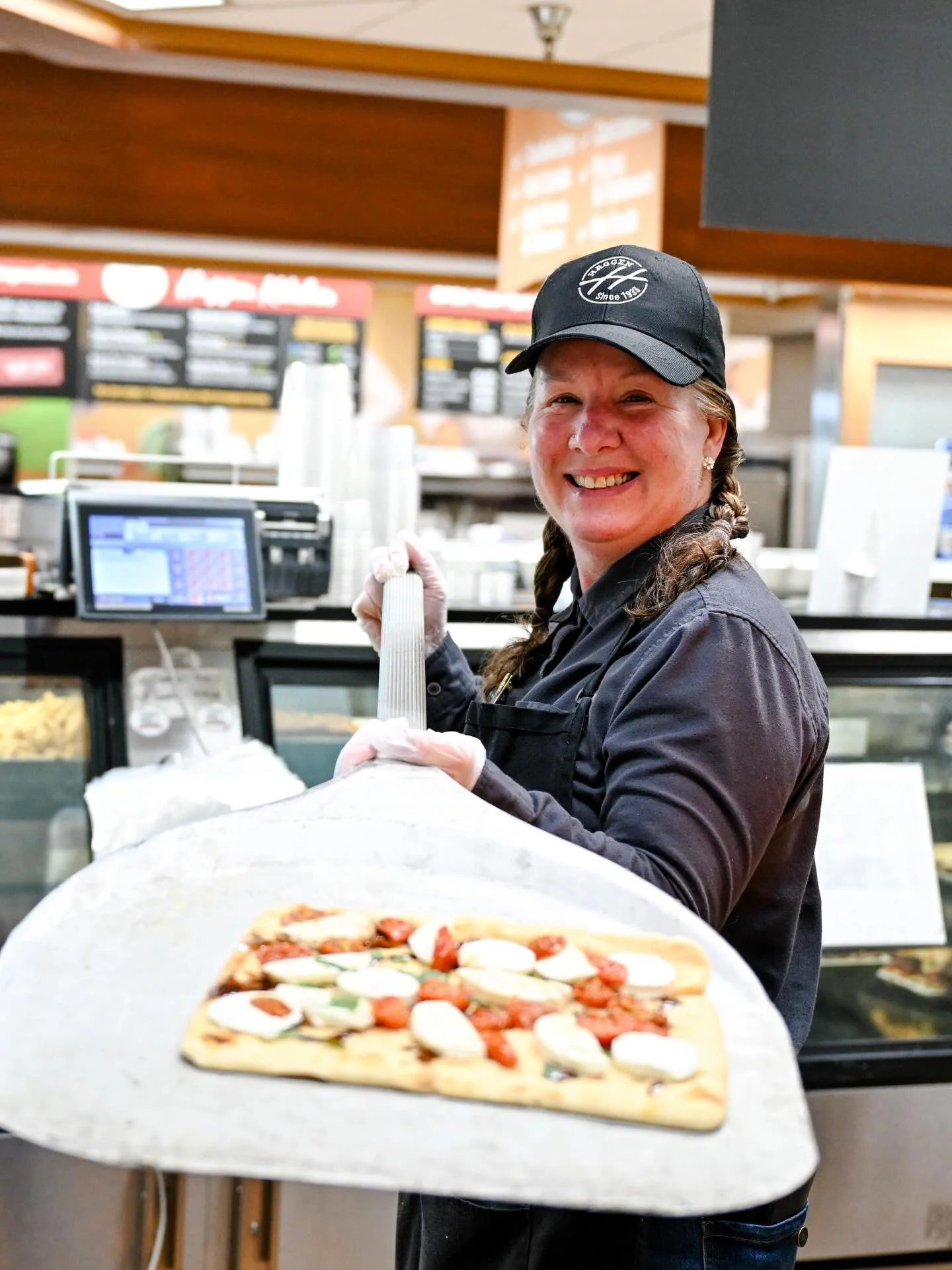 Need a lunch rec? We&rsquo;ve got you.
Whether you&rsquo;re running errands, work nearby, or meeting a friend&mdash;here are some of our go-to spots:
Just Poke &mdash; build-your-own poke bowls
Haggen &mdash; grab-and-go sandwiches and deli favorites