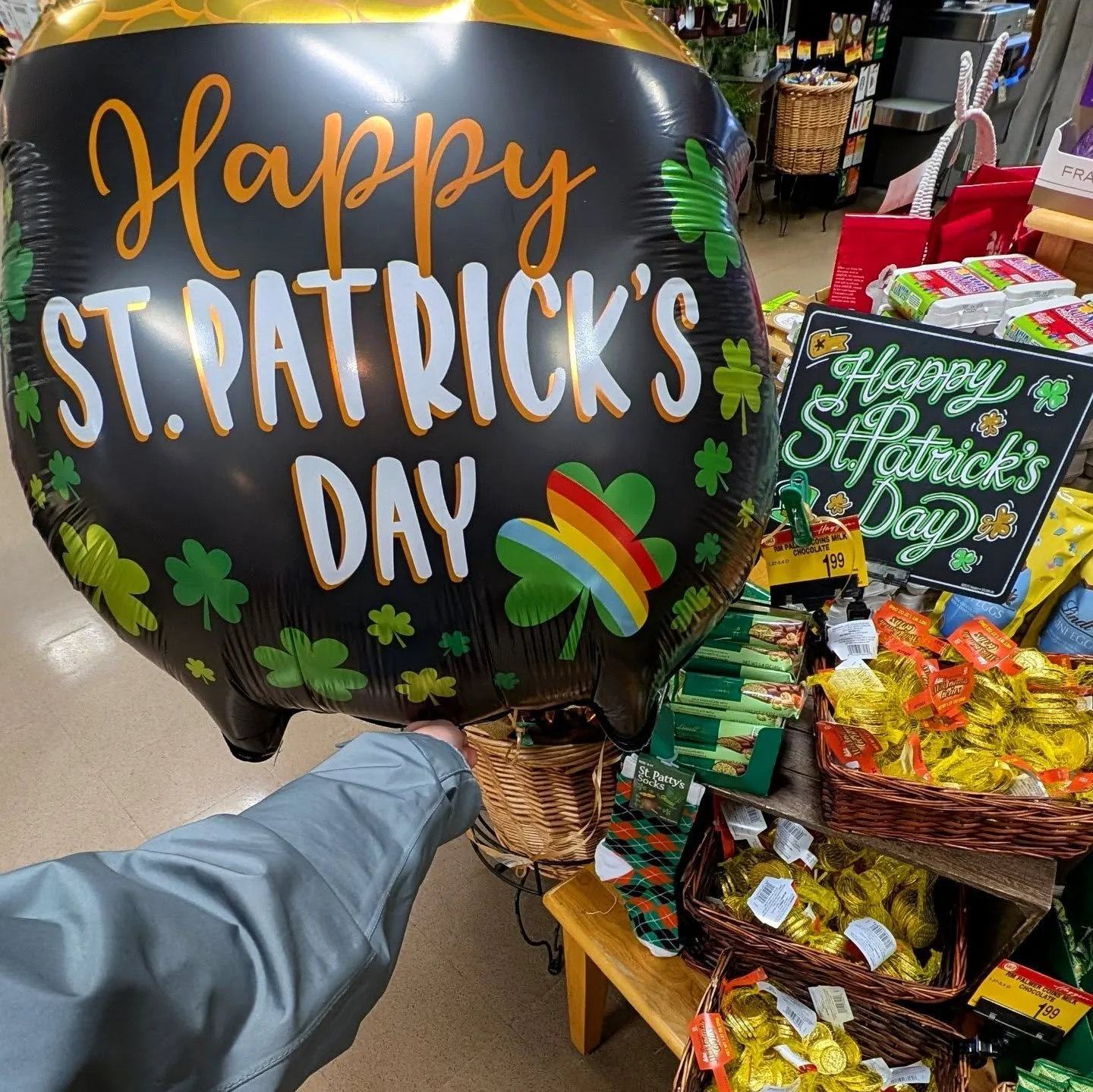 ☘️ Happy St. Patrick's Day from Barkley Village! Here's how to celebrate in the village today:

@theblue.abodebar &mdash; corned beef sandwiches, classic Irish cocktails, and live music tonight
@haggenfood &mdash; festive balloons, cakes, and candies