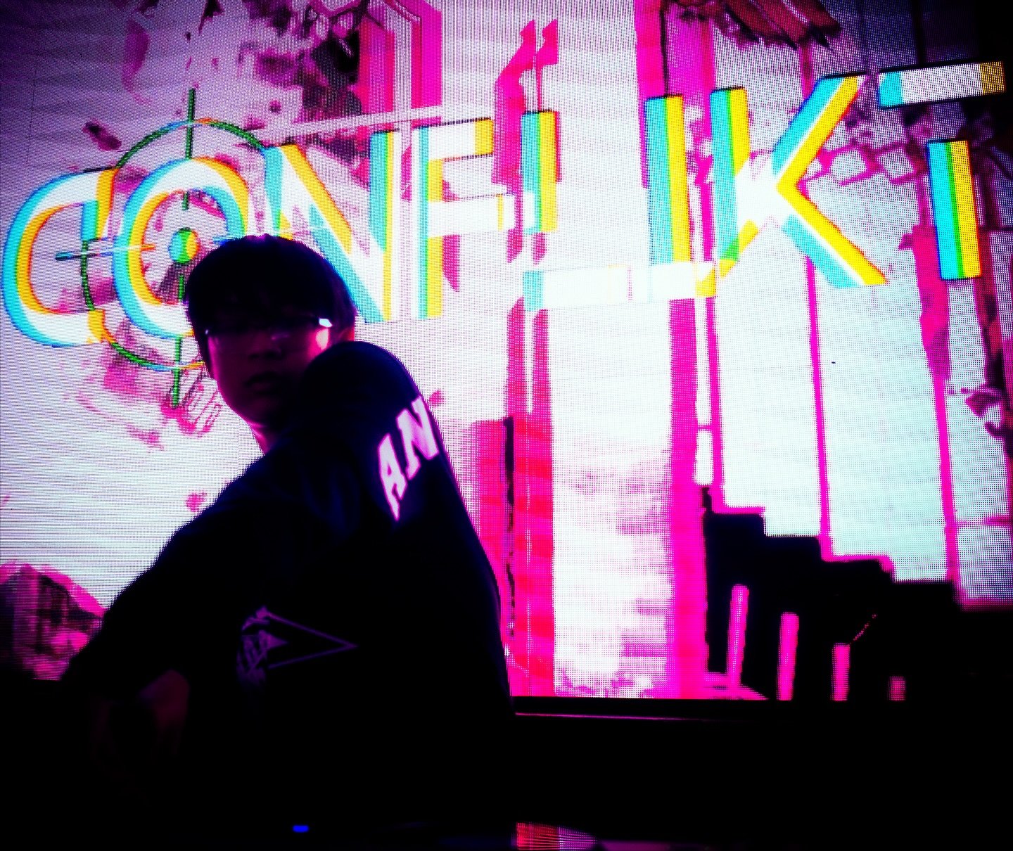 Saturday night done right at Aura! 
&bull;
&bull;
&bull;
&bull;
Big shout out to @aurakansascity @confliktdubz @cluu.wav &amp; @ghengar 
&bull;
&bull;
&bull;
&bull;
#musicphotographer #latenight #nightlife #edm #bassmusic #weekendrecap #pok&egrave;mo