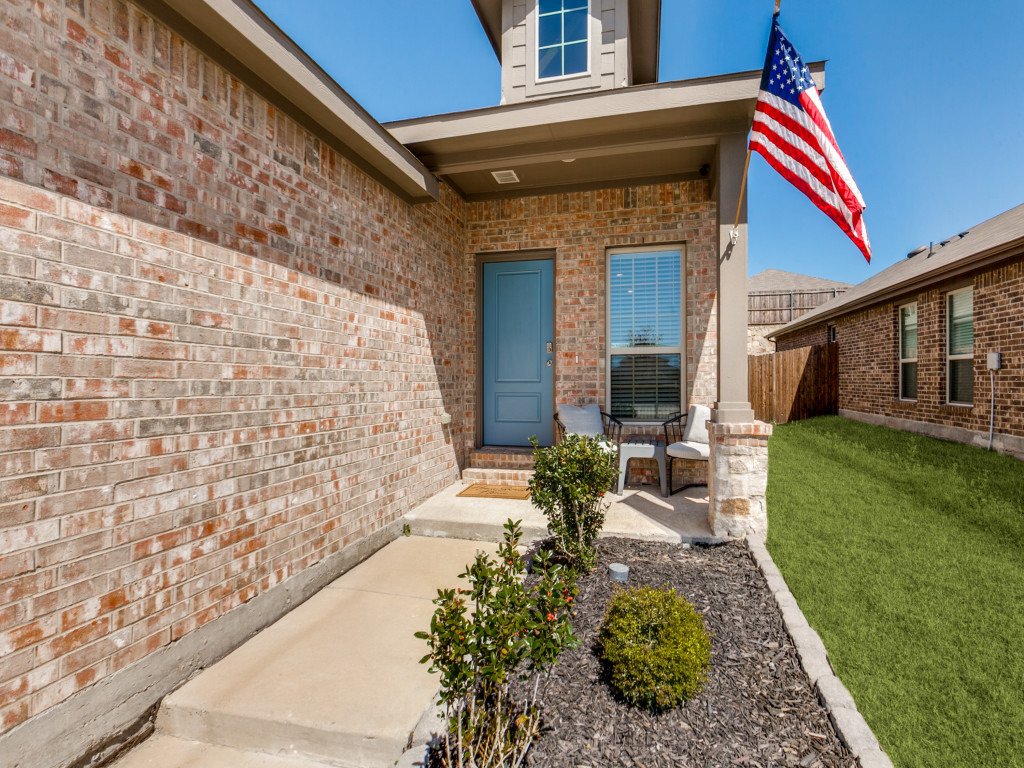 1308-draper-ln-forney-tx-75126-MLS-3.jpg