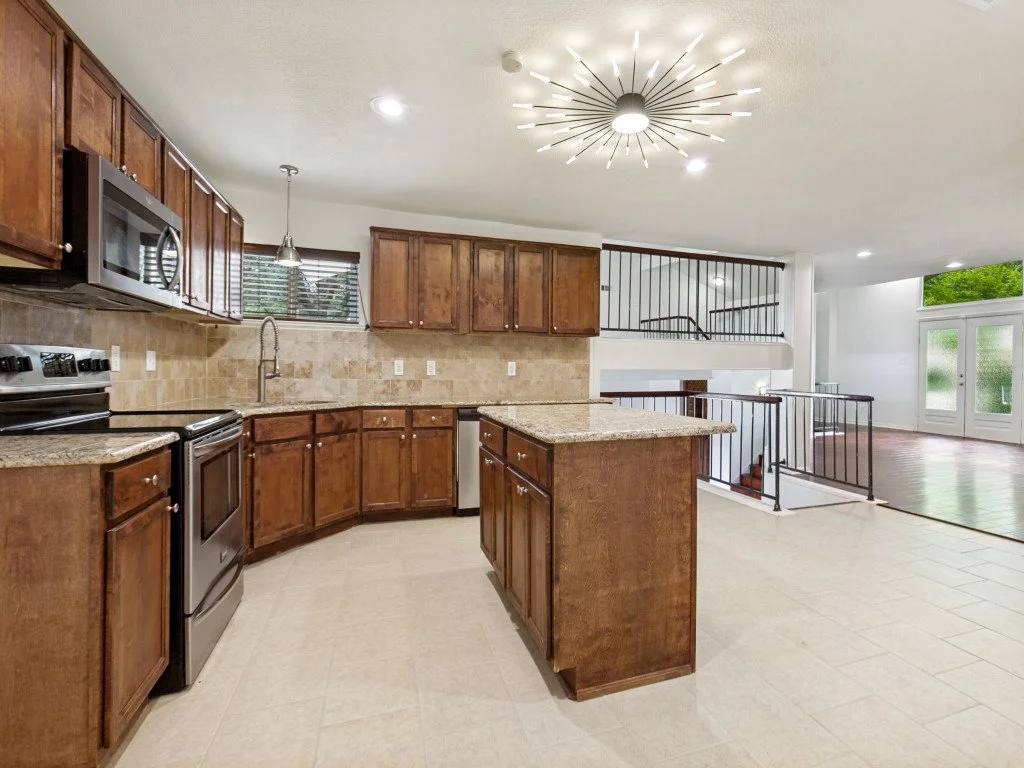 6810-town-bluff-dr-dallas-tx-75248-MLS-15.jpg