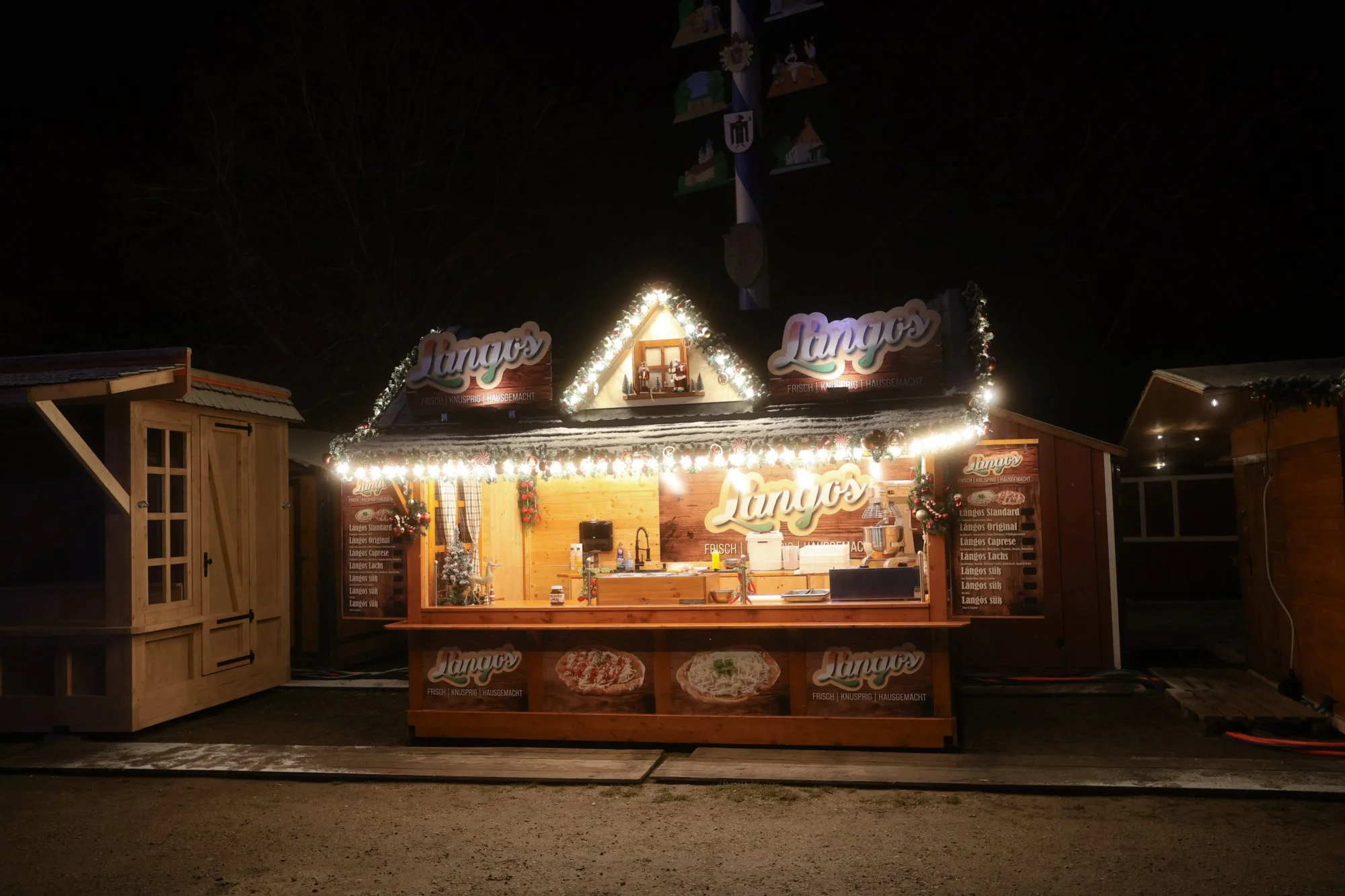Ein nächtlicher Streifzug über den noch leeren Weihnachtsmarkt