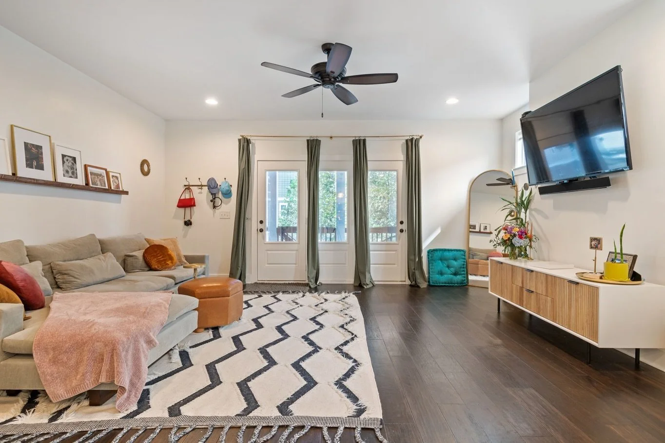 Price improvement on this darling East Nashville home walking distance to Crema and East Nashville Beer Works! 💛 1976 sqft + 3 beds, 2.5 baths + less than 10 years old for $519,900. DM for showings; link in my bio for more info!