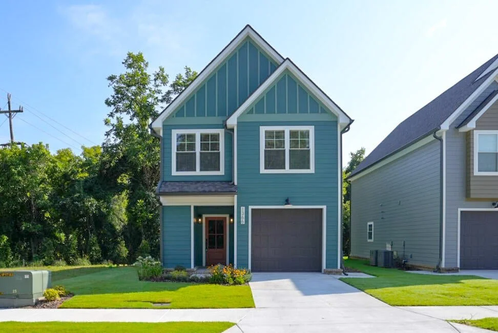 Front exterior of new construction Craftsman home at 1366 Thomas Avenue in St. Elmo, Chattanooga
