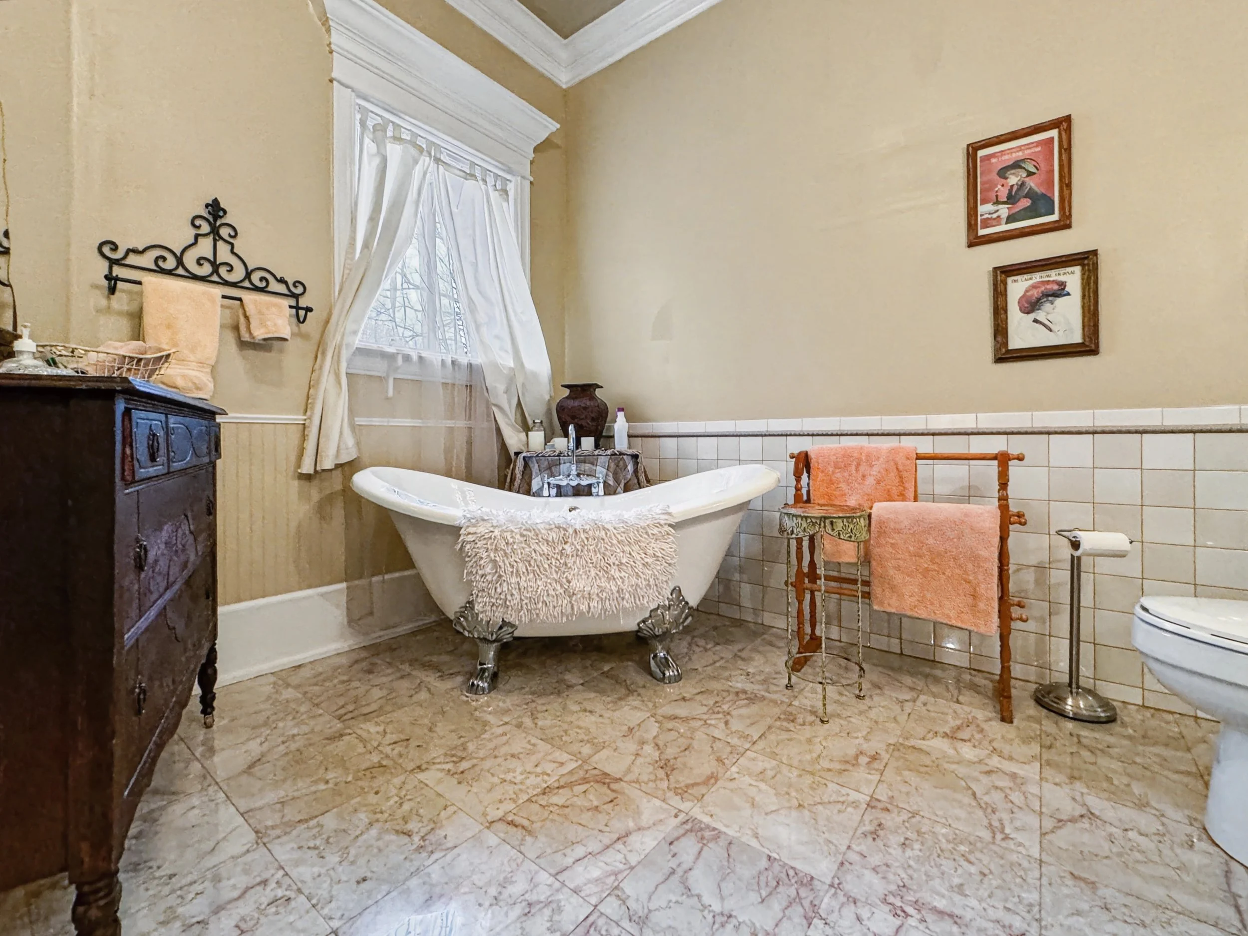 CR10484 (62).jpg