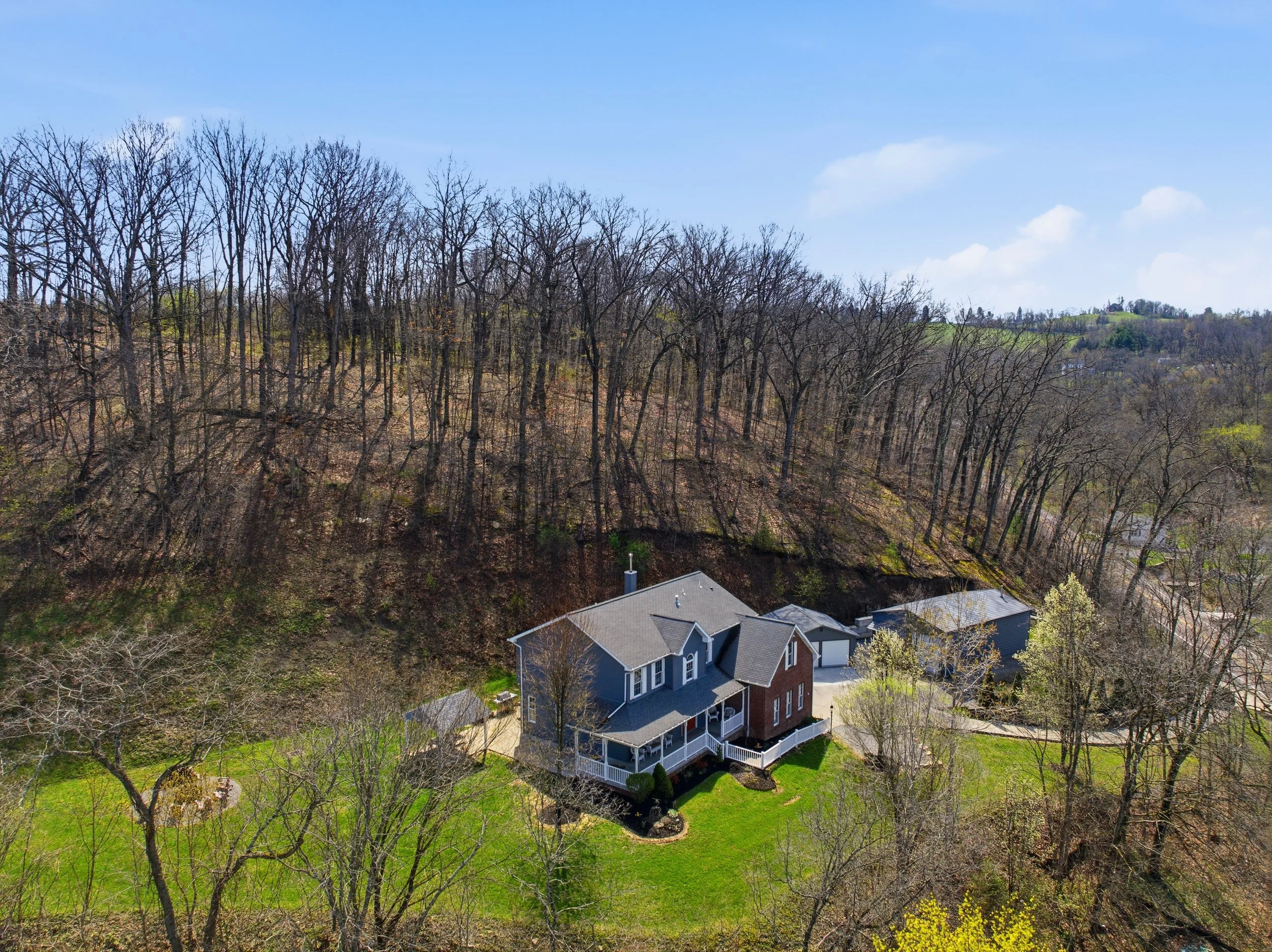 229 Union Ave, Oakdale, PA 15071