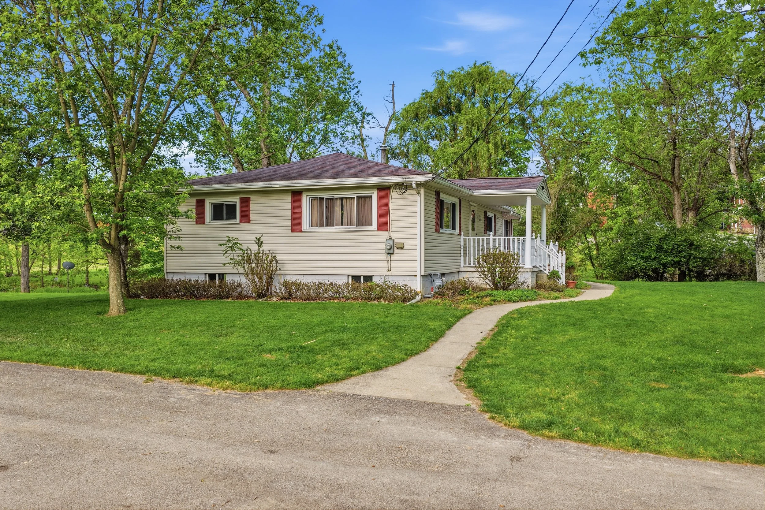 80 Main Street, Taylorstown, PA 15365