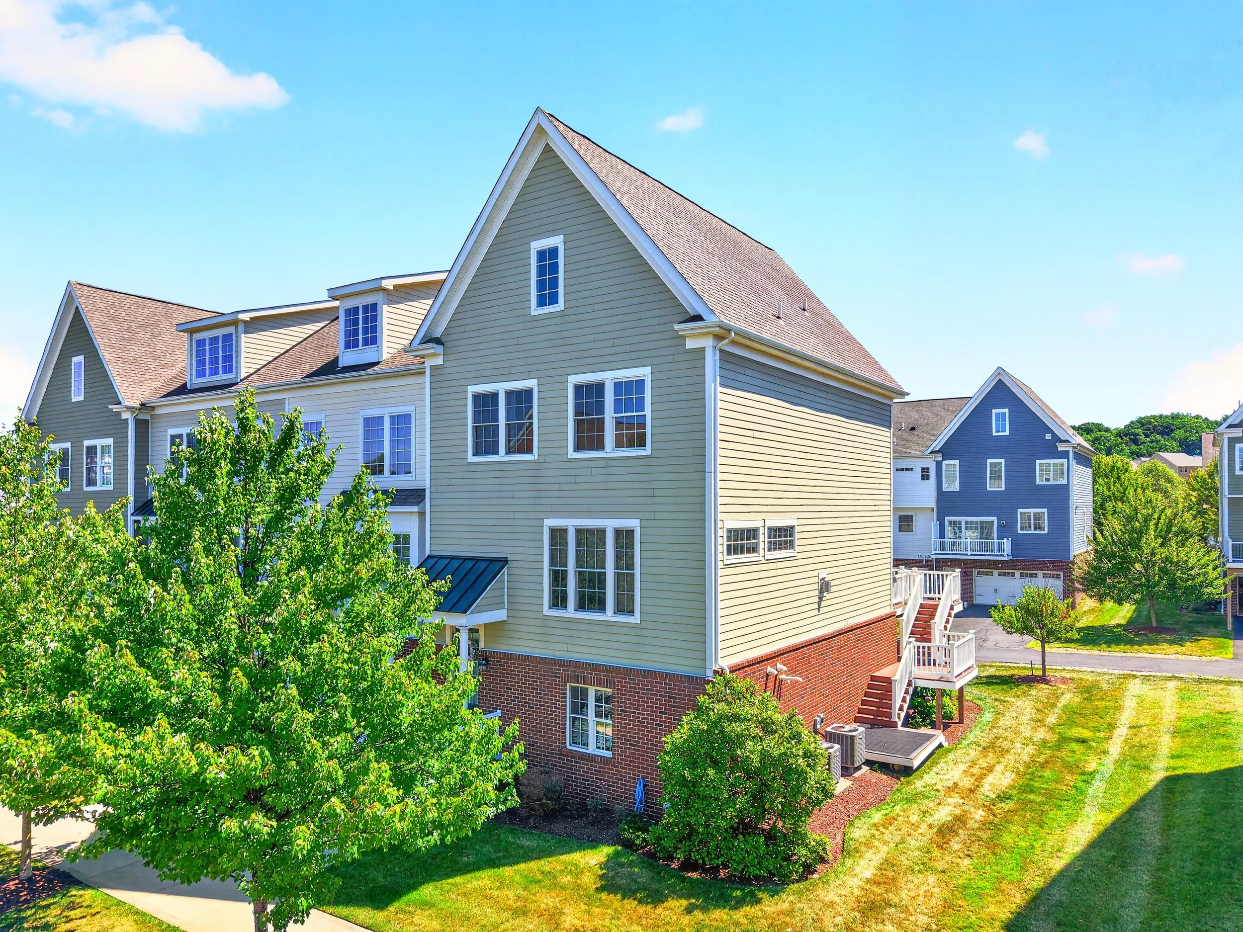 307 Osona Ln, Mars, PA 16046