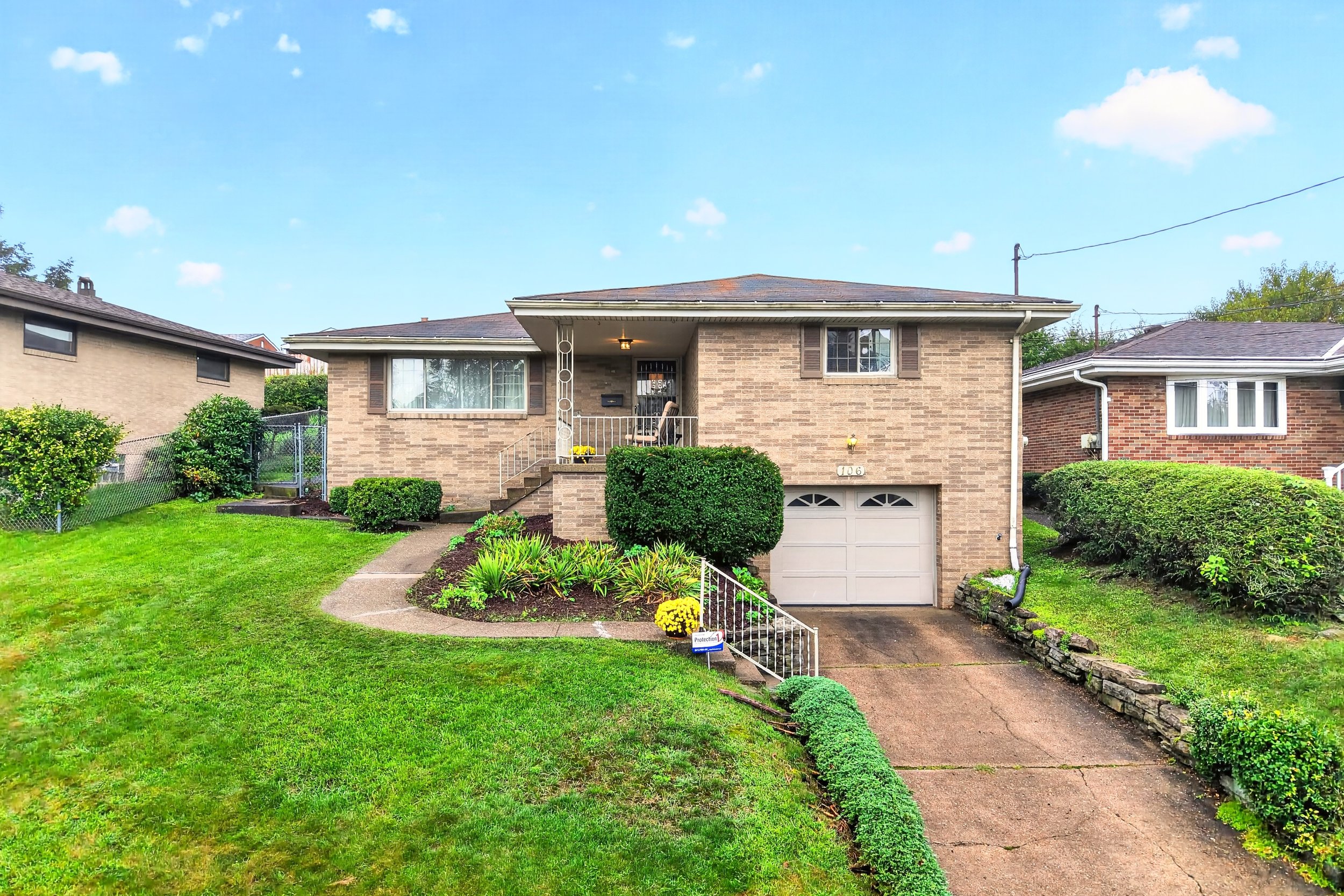 106 Cedarbrook Dr Pittsburgh, PA 15220
