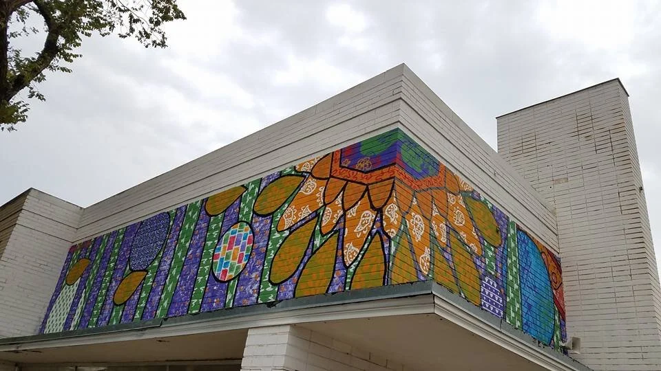 Patchwork Design 
2502 E Douglas Ave 
September 2017 
7.5' x 72' 
 
The first collaboration with Kevin Stanberry for Avenue Art Days, which is a Douglas Design District initiative to improve the aesthetic of Douglas Avenue and surrounding areas. This