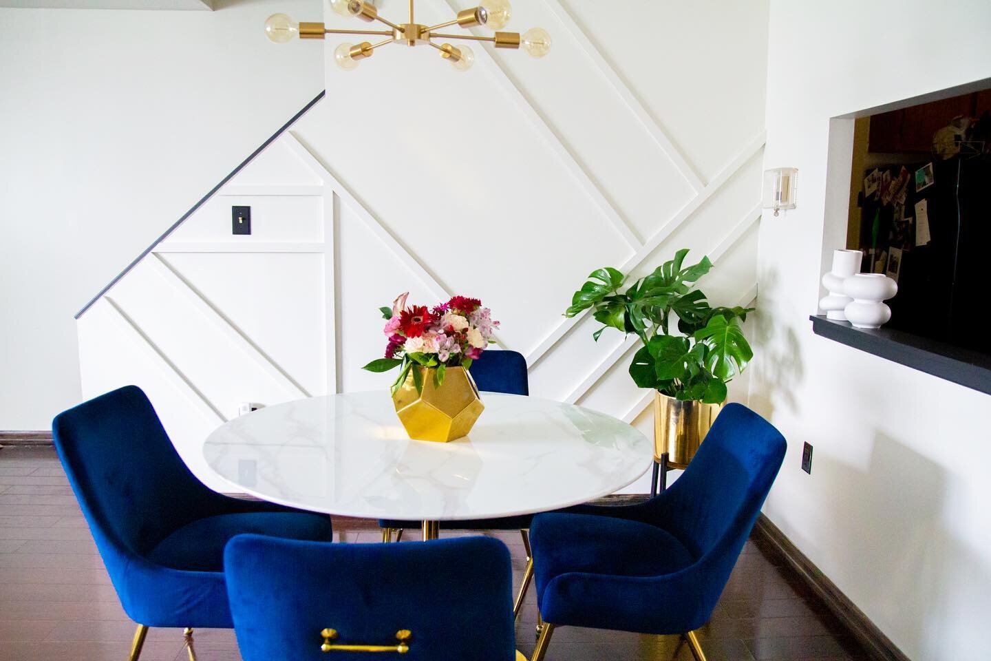 We are so thrilled to share this MASSIVE transformation of @neshasagenda dining room space. 

Our Founder &amp; CEO, @victorialeejones and the VLI Comms + Design Team were all hands on to create this beautiful space. We partnered with @neshasagenda a