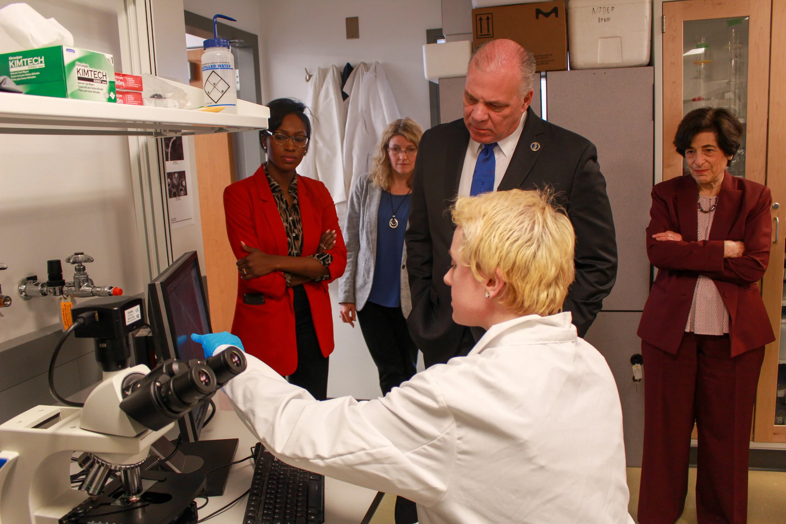 SENATOR SWEENEY LEARNS ABOUT CLEAN WATER RESEARCH AT MONTCLAIR UNIVERSITY