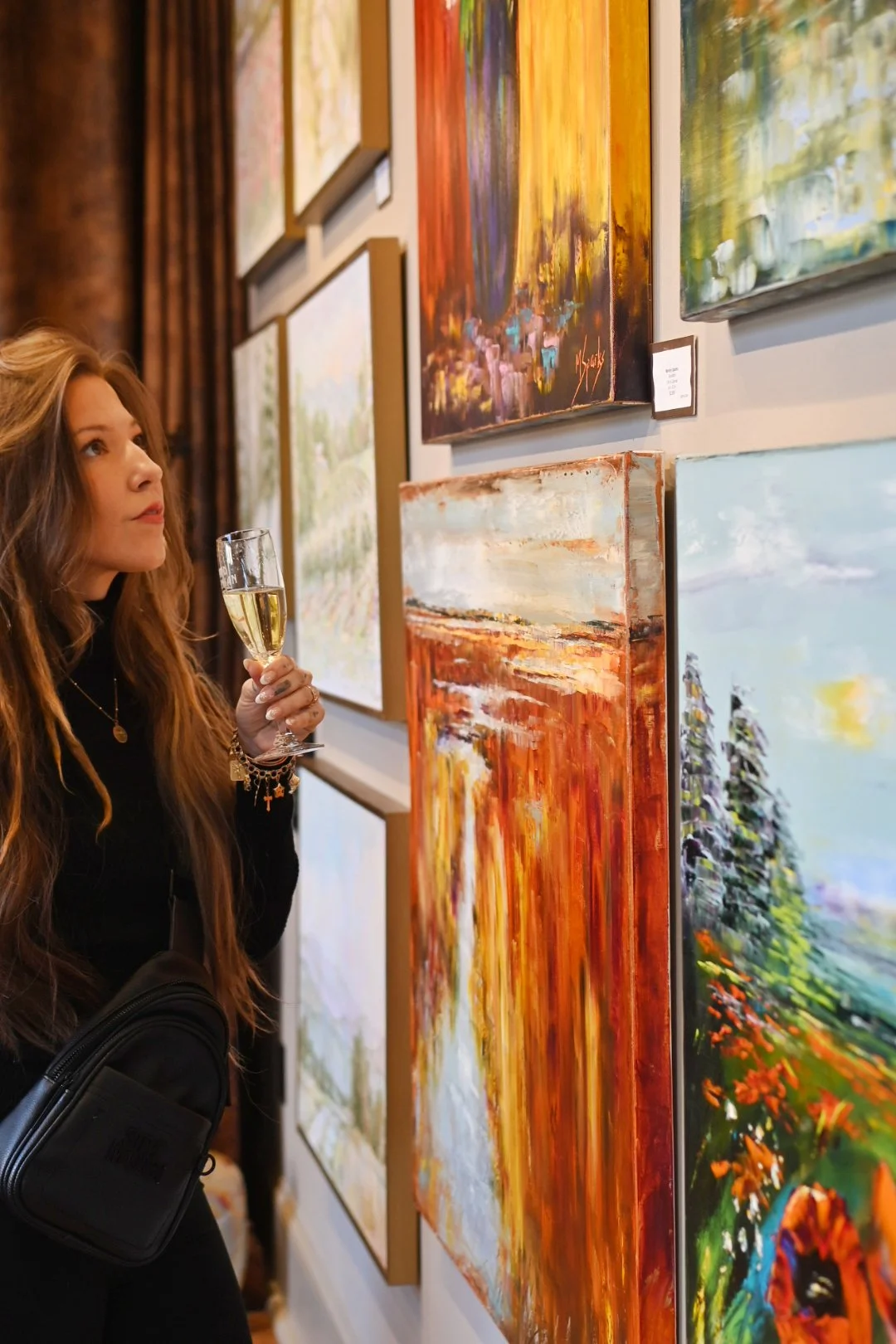 Gallery with wine.JPG