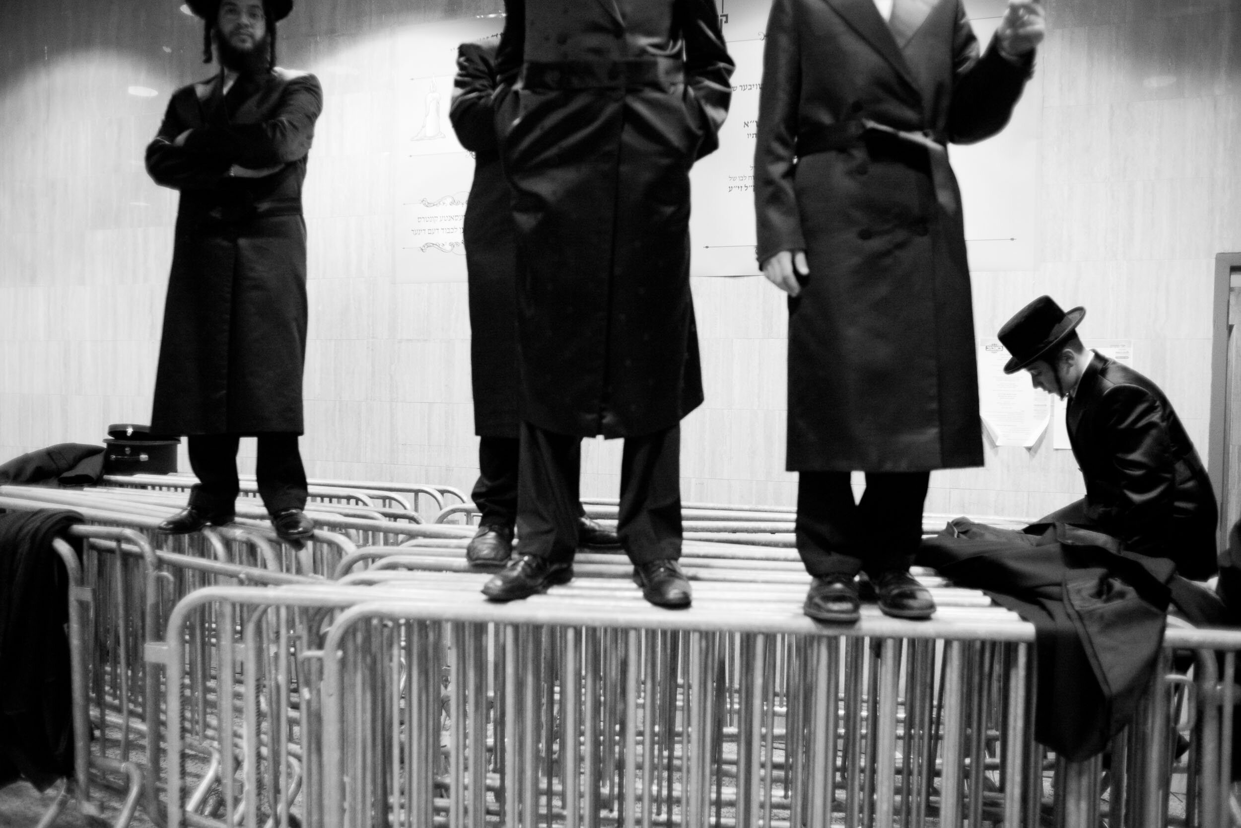 BlackCoats_04.jpg