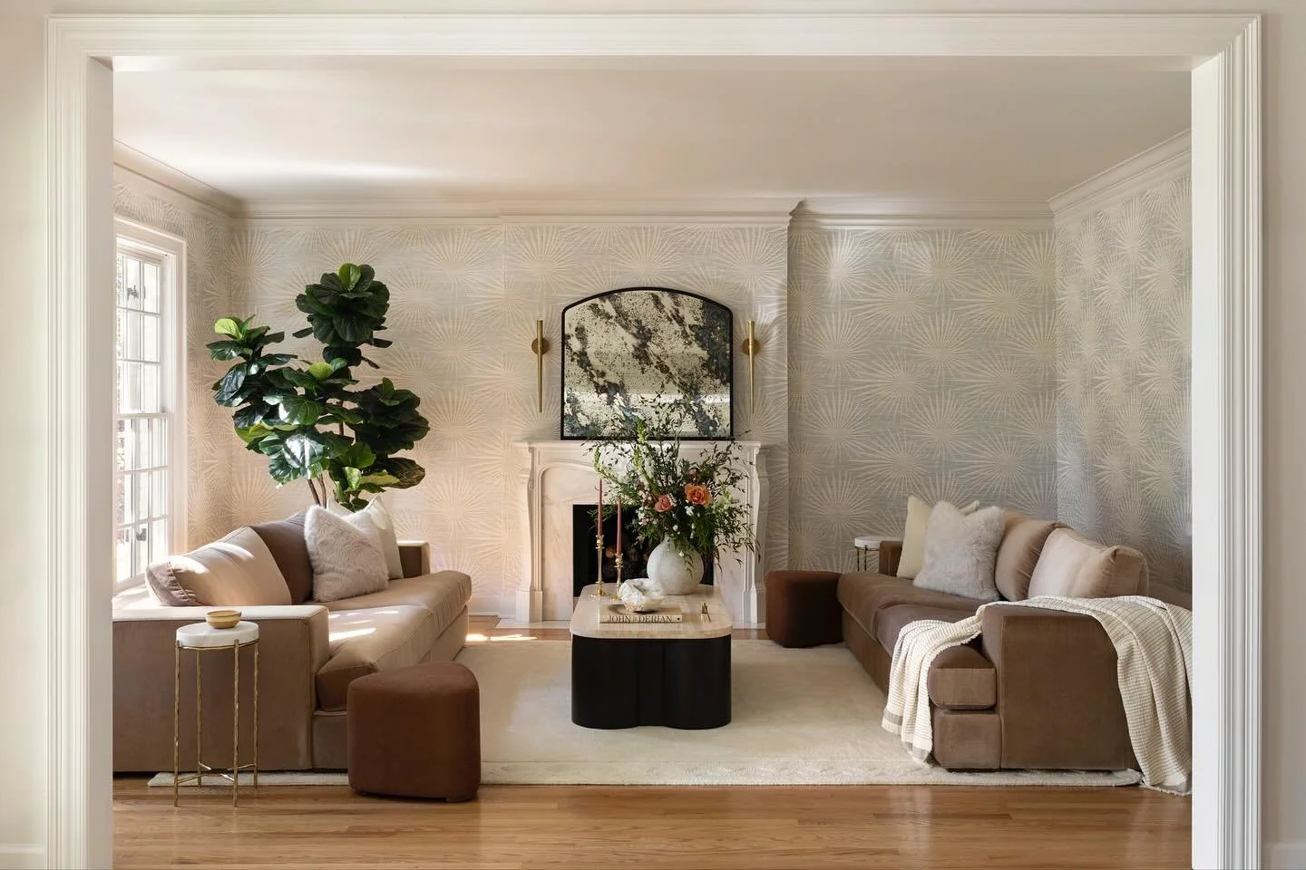 My favorite room at this recently renovated beauty (which is also officially on the market! Would make it mine if I could)
Photography &ndash; @carolinesharpnack 
Interior design &ndash; @jsgroutinteriors 
Architect &ndash; @sailerdesign 
Staging &nd