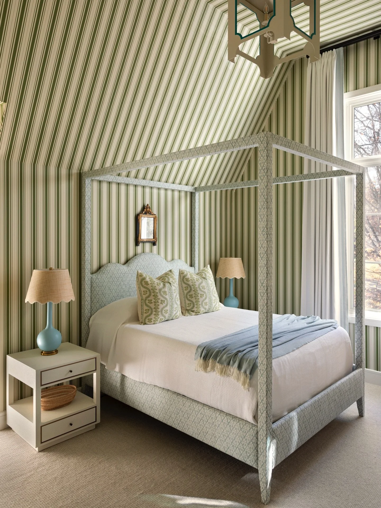 Petition for more stripes in the new year (and green) 💚
Photography &ndash; @carolinesharpnack 
Interior Design &ndash; @kendallcoxinteriors