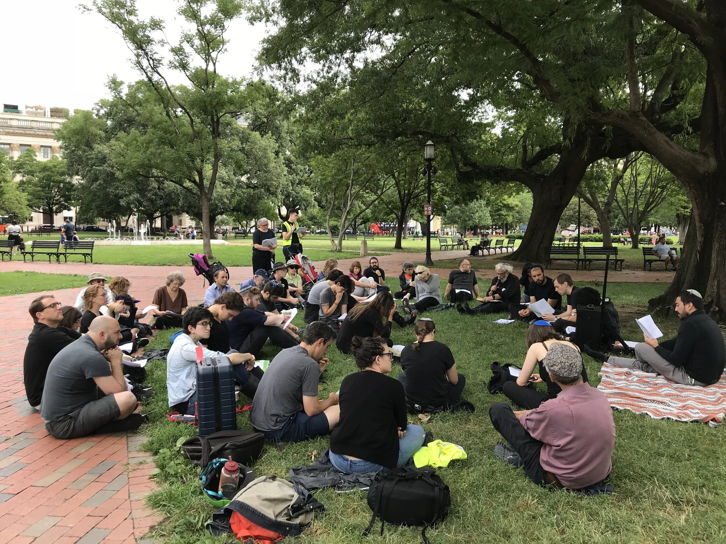 Tisha B'Av 5778 in front of the White House.jpeg