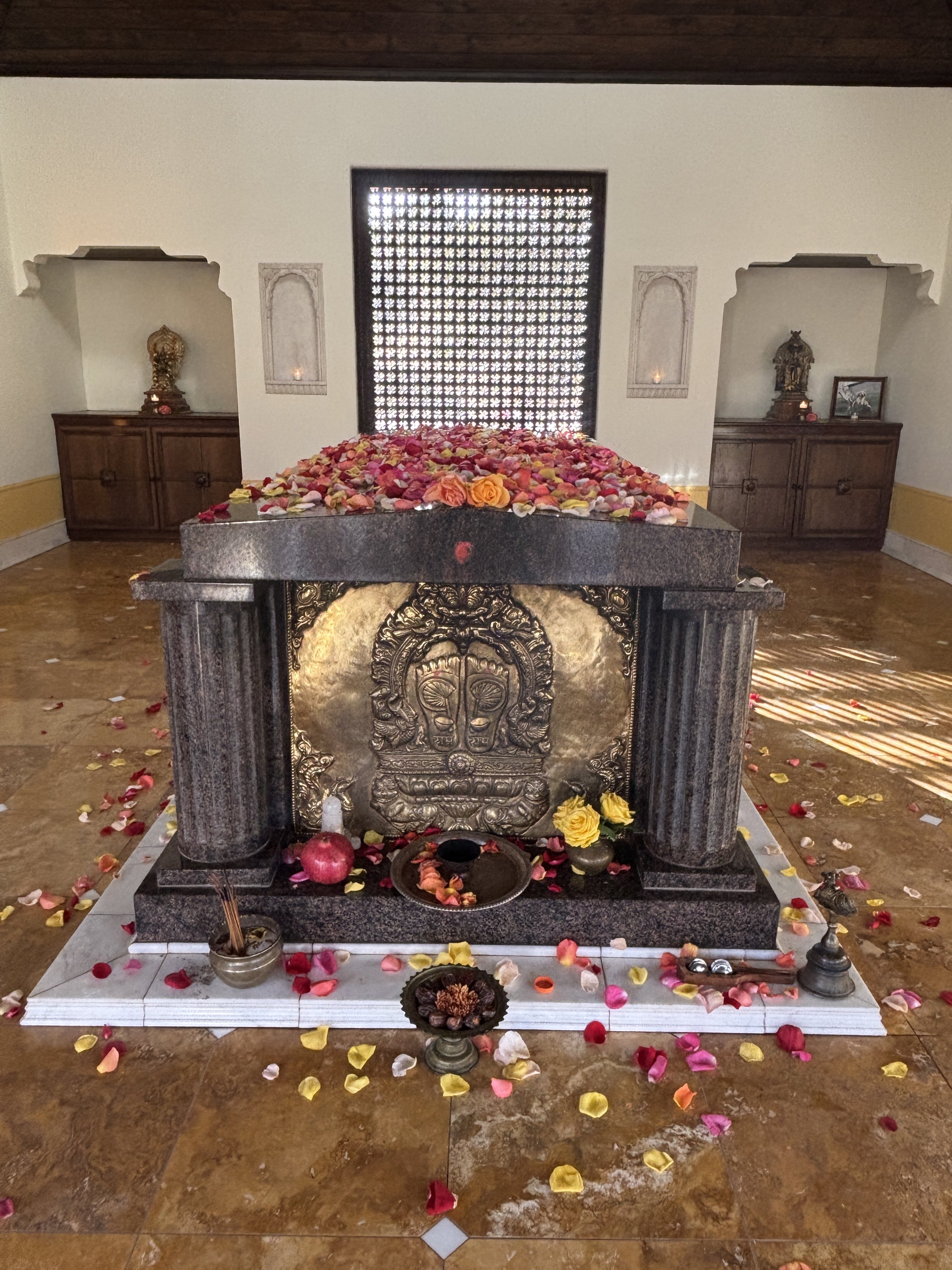 samadhi-feet.jpg