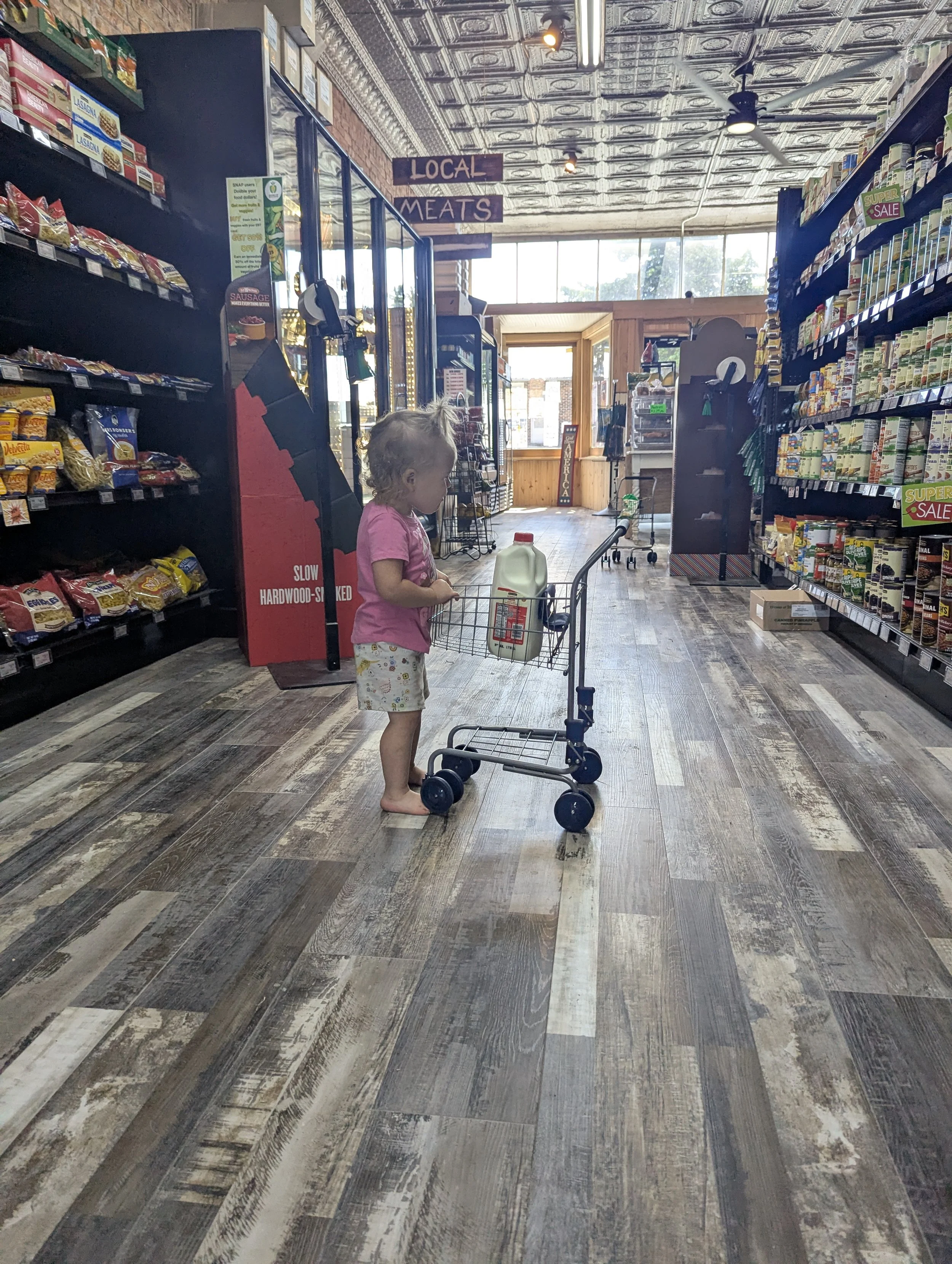 Photo 3 - Interior_Child_Shopping.jpg