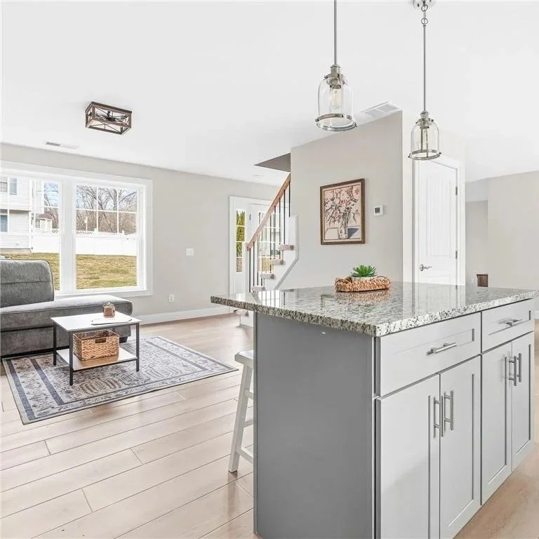 76-Medford-staging.jpg