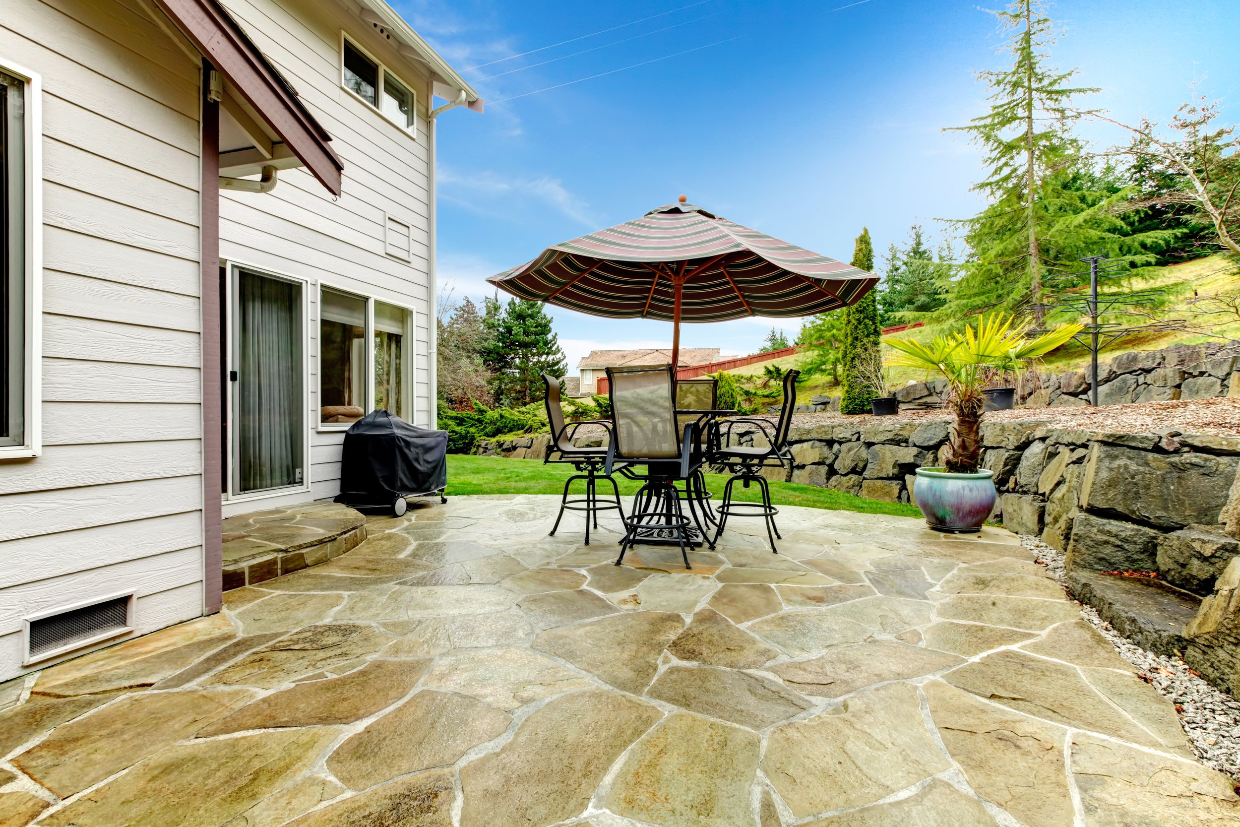 Outdoor patio installation in Far Hills, NJ