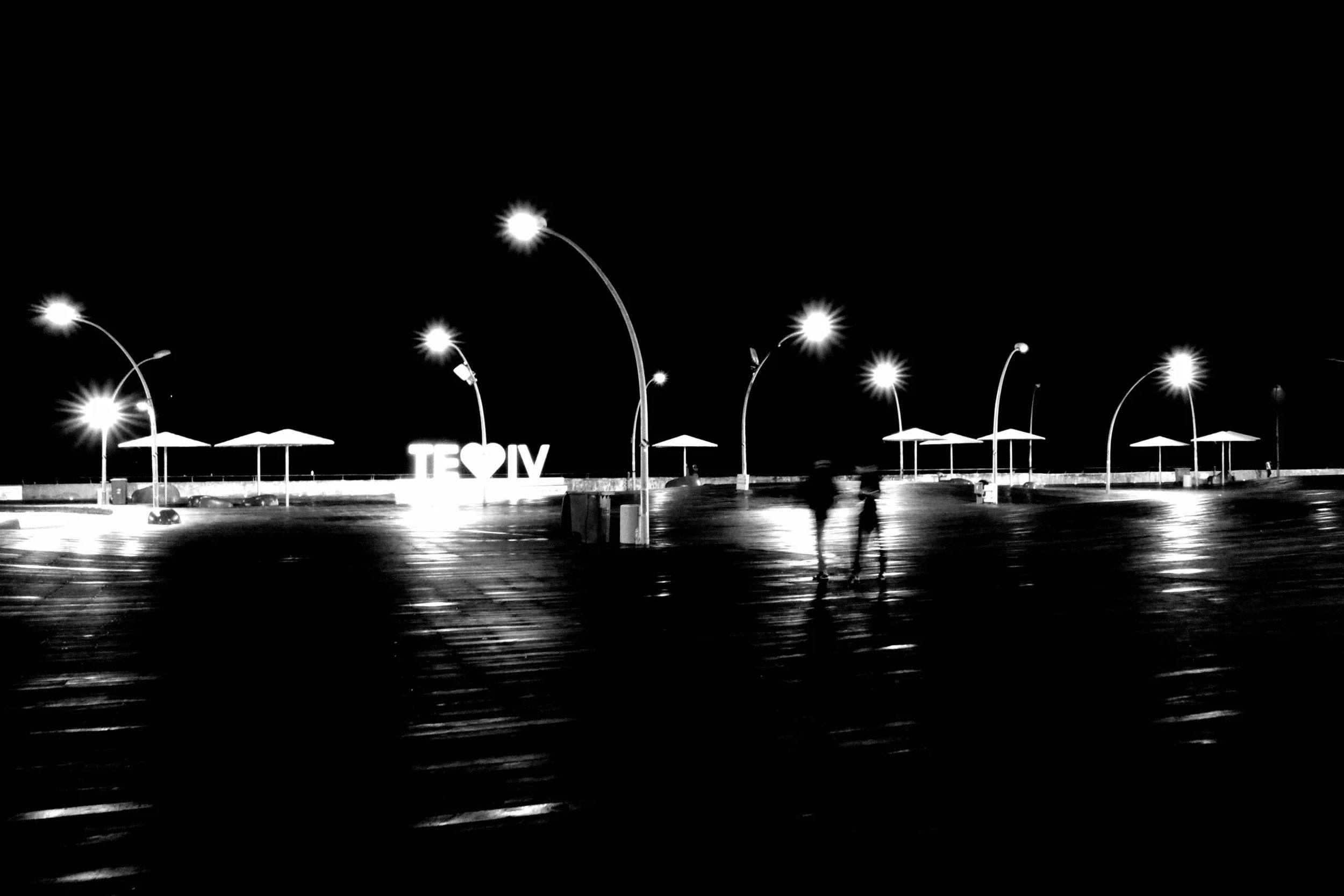 Igal Stulbach. Autumn nights, photograph.