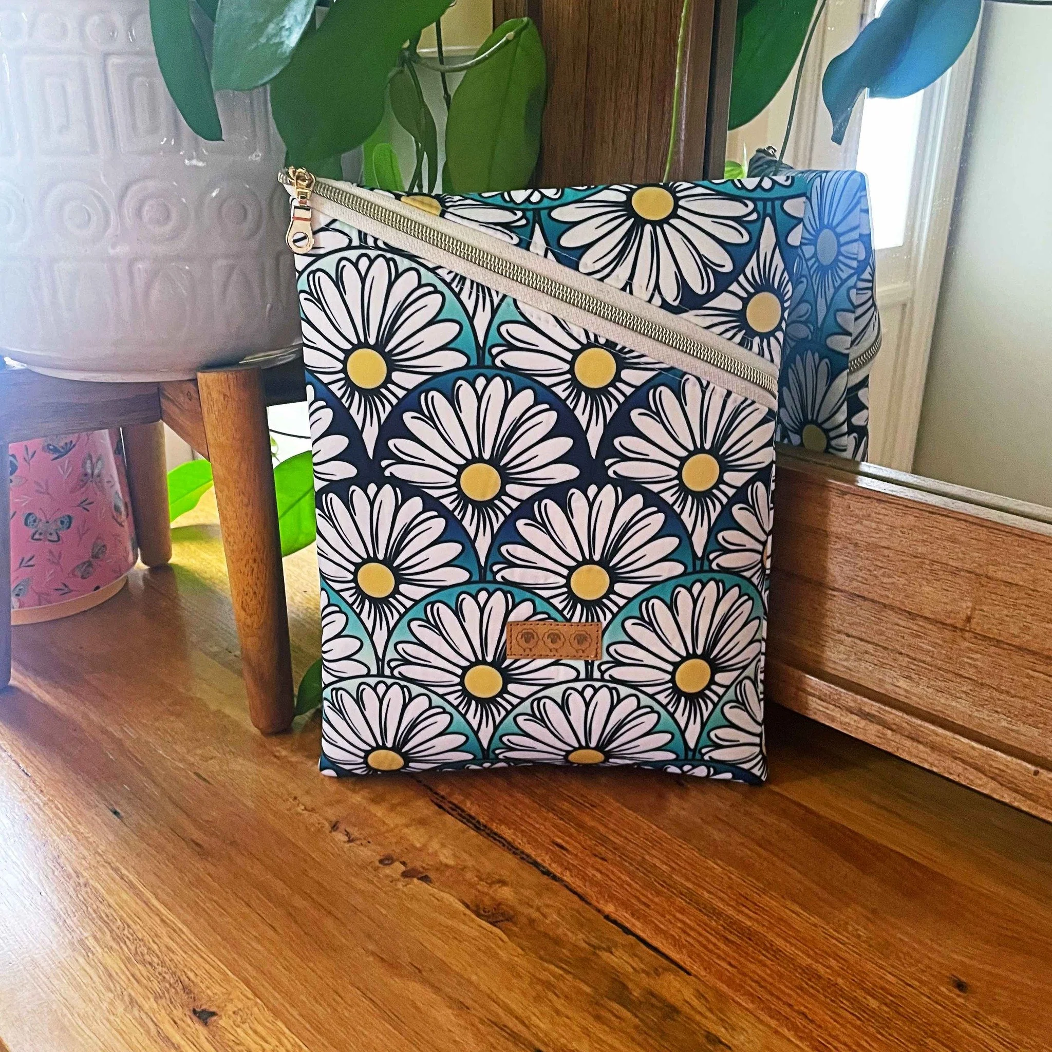 l'd love to show you a new make. BUT!
For the last 3 days l have been...(how do l put this).. completely bamboozled why my industrial sewing machine keeps shredding the thread. 
YES! l've tried:
&bull; changing the needle
&bull; changing the size of 