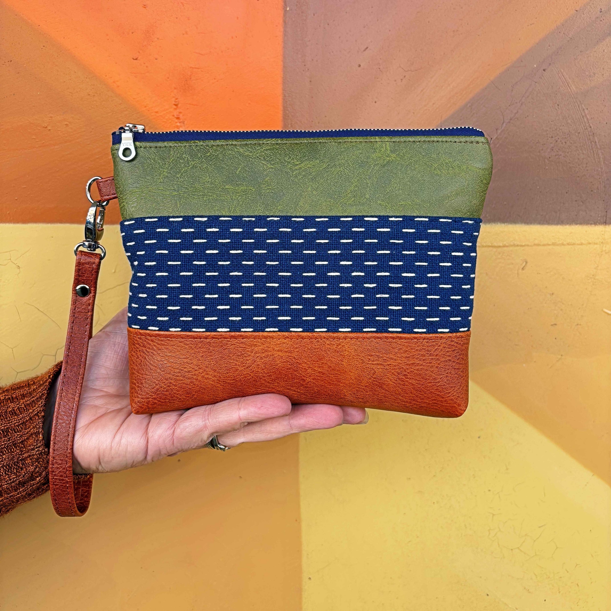 Line Up - Deenie Wristlet