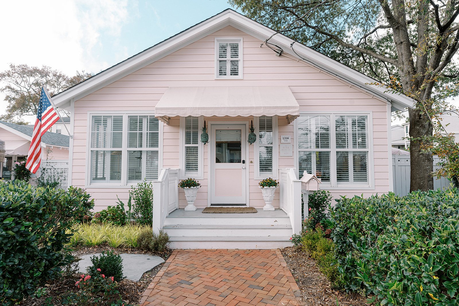 Bungalow Rose House of Hampton® Handmade Spring Convenience