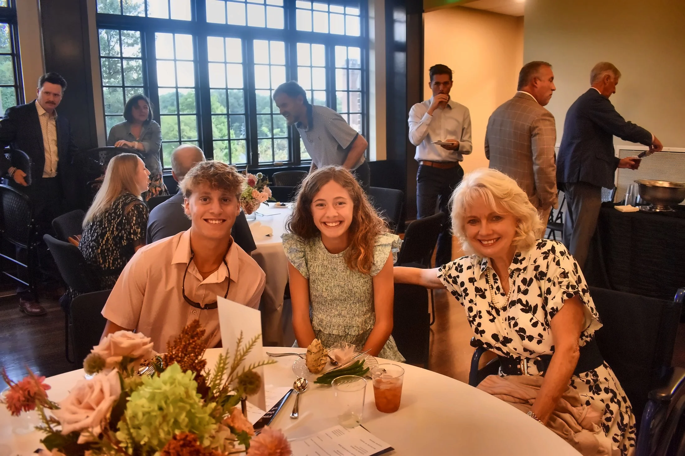 01_table-family_enhanced.jpg