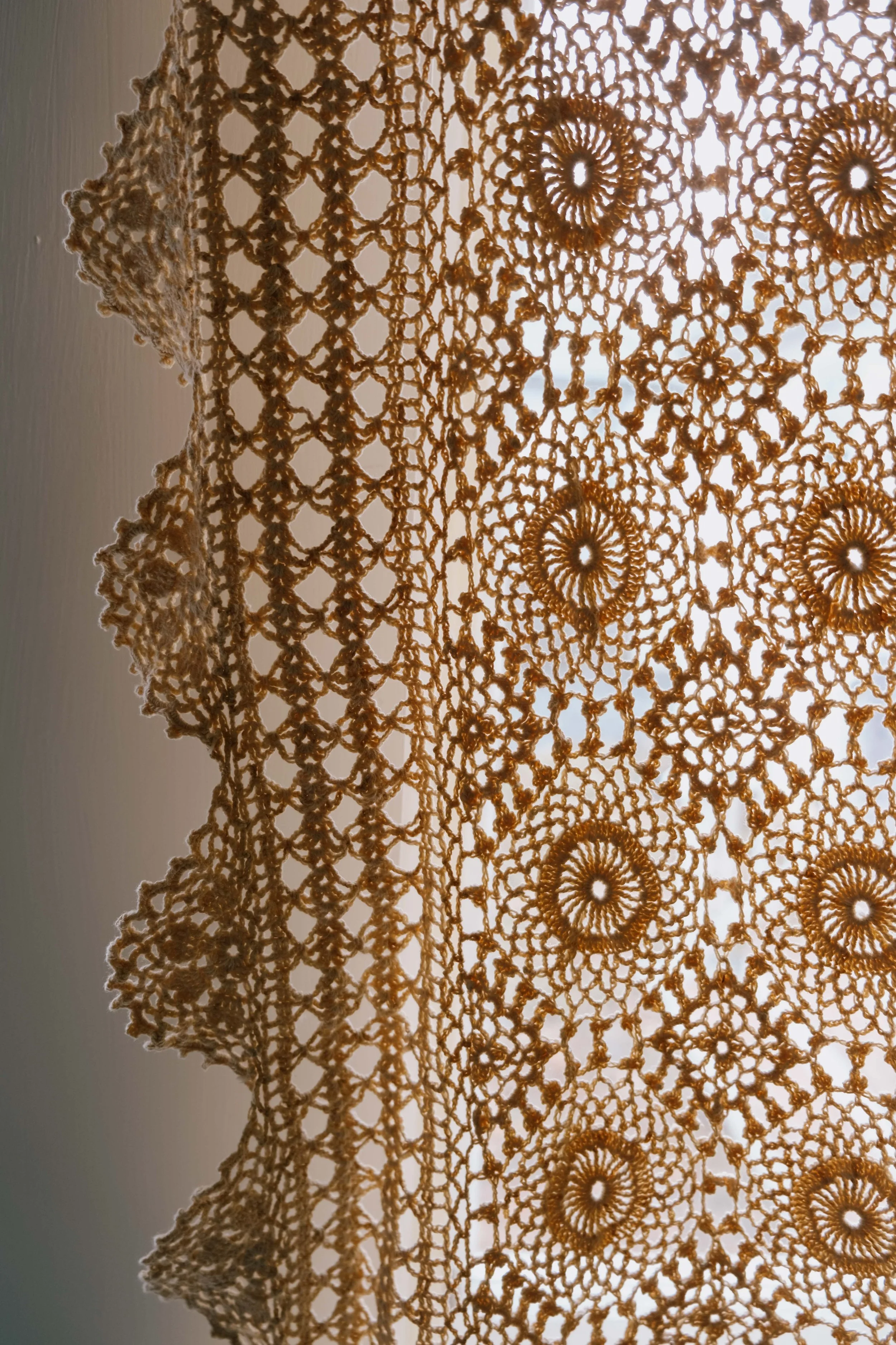 folkling-crochet-curtain-2-11.jpg