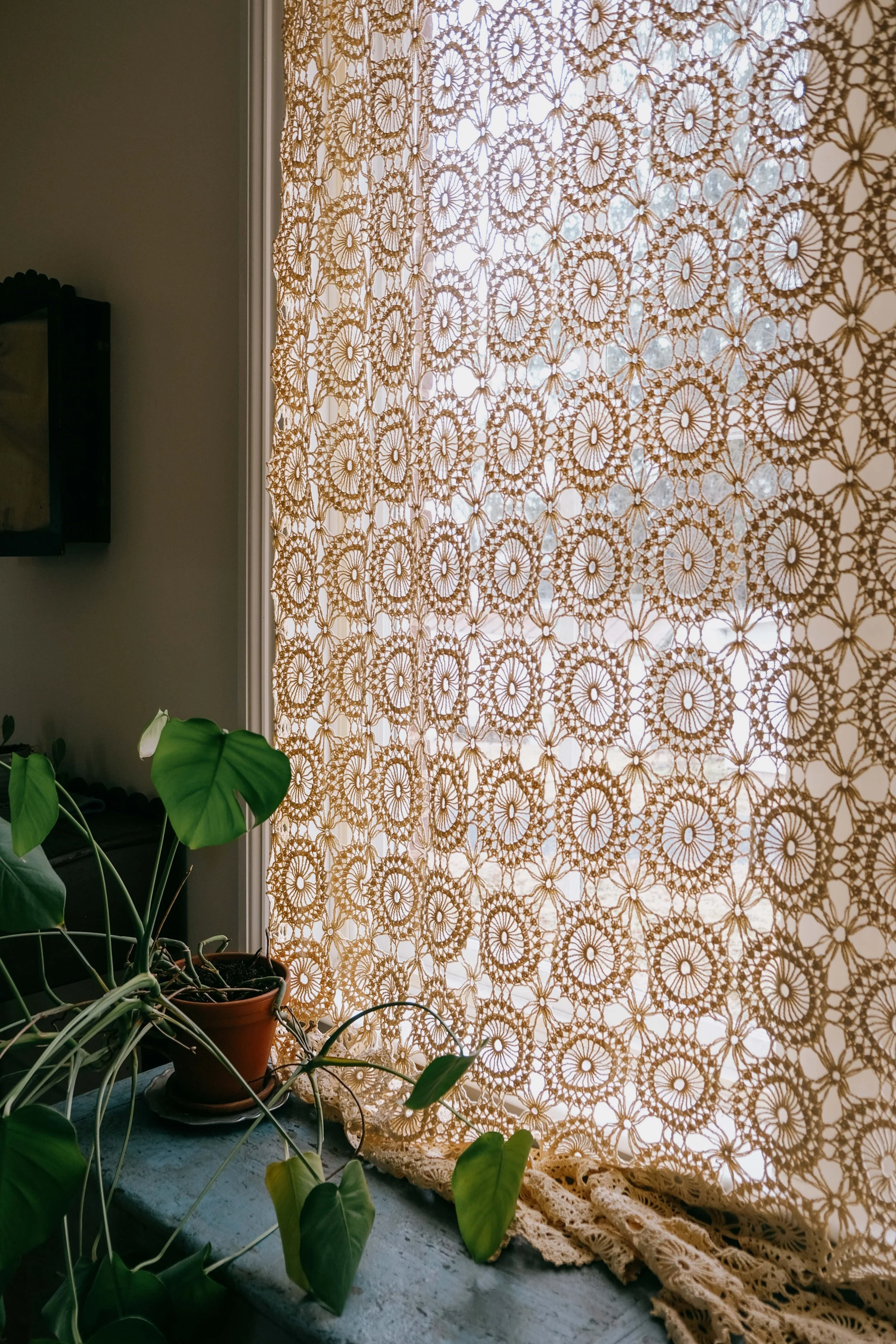 folkling-crochet-curtain-10.jpg