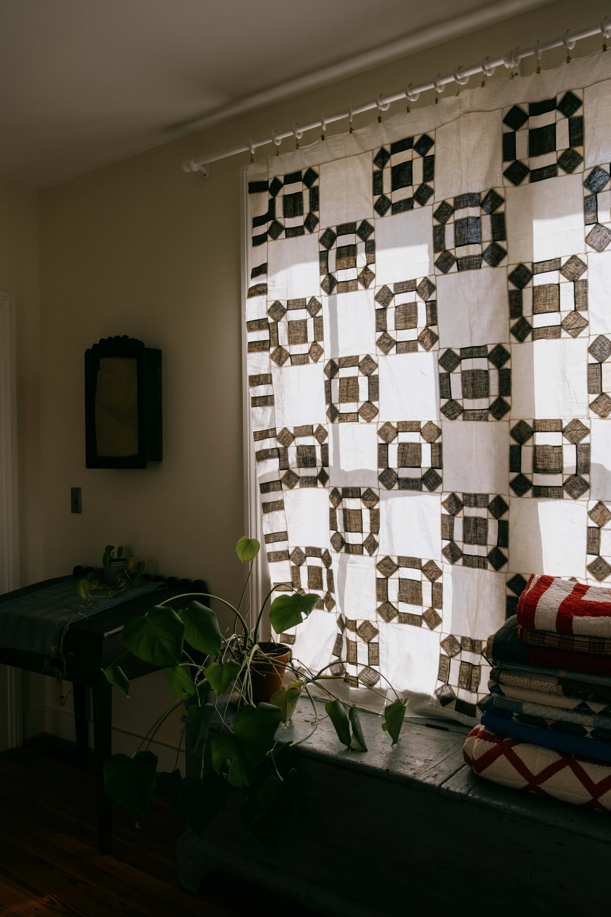 folkling-quilt-top-curtain-4.jpg
