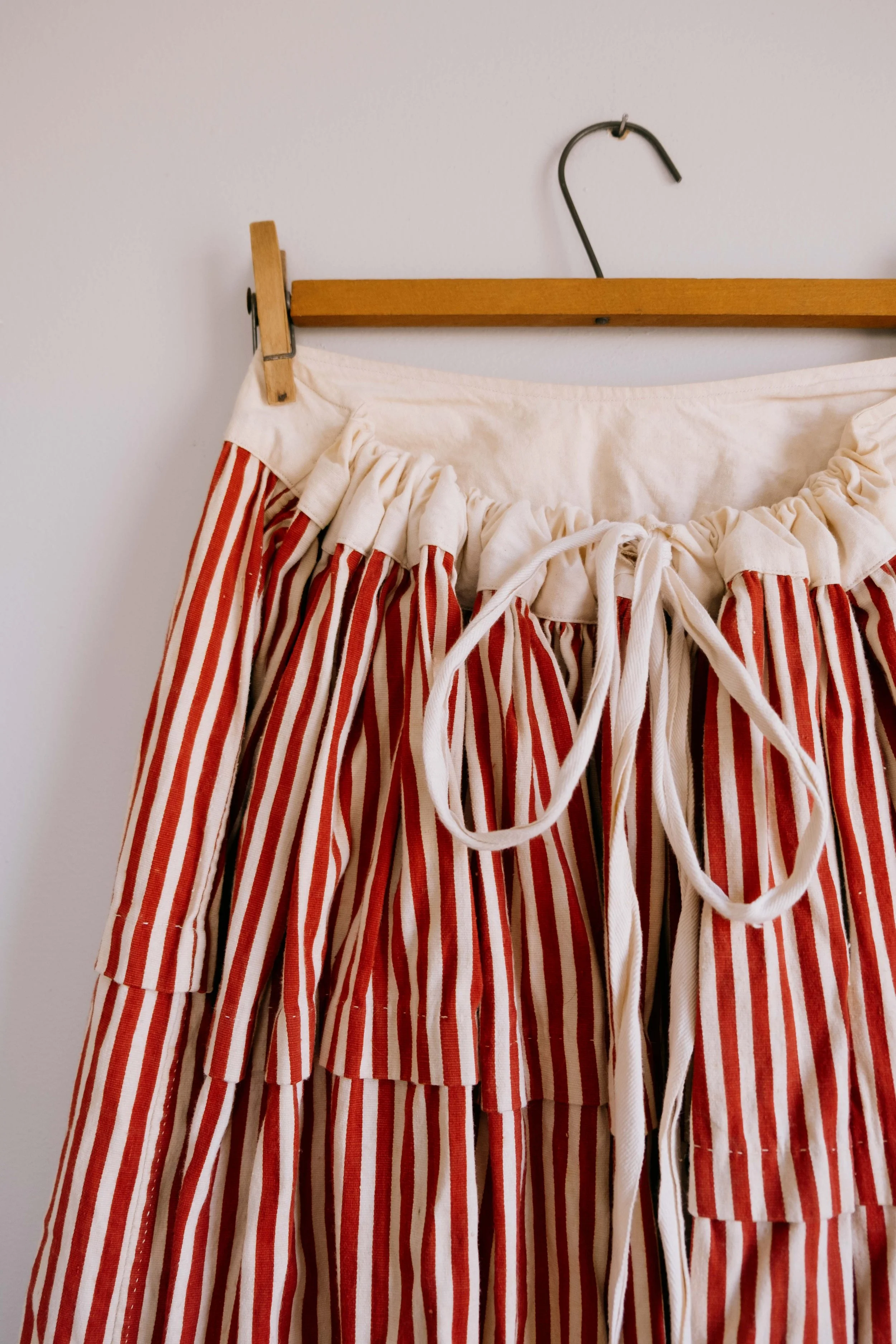 folkling-1900s-red-striped-skirt-6.jpg
